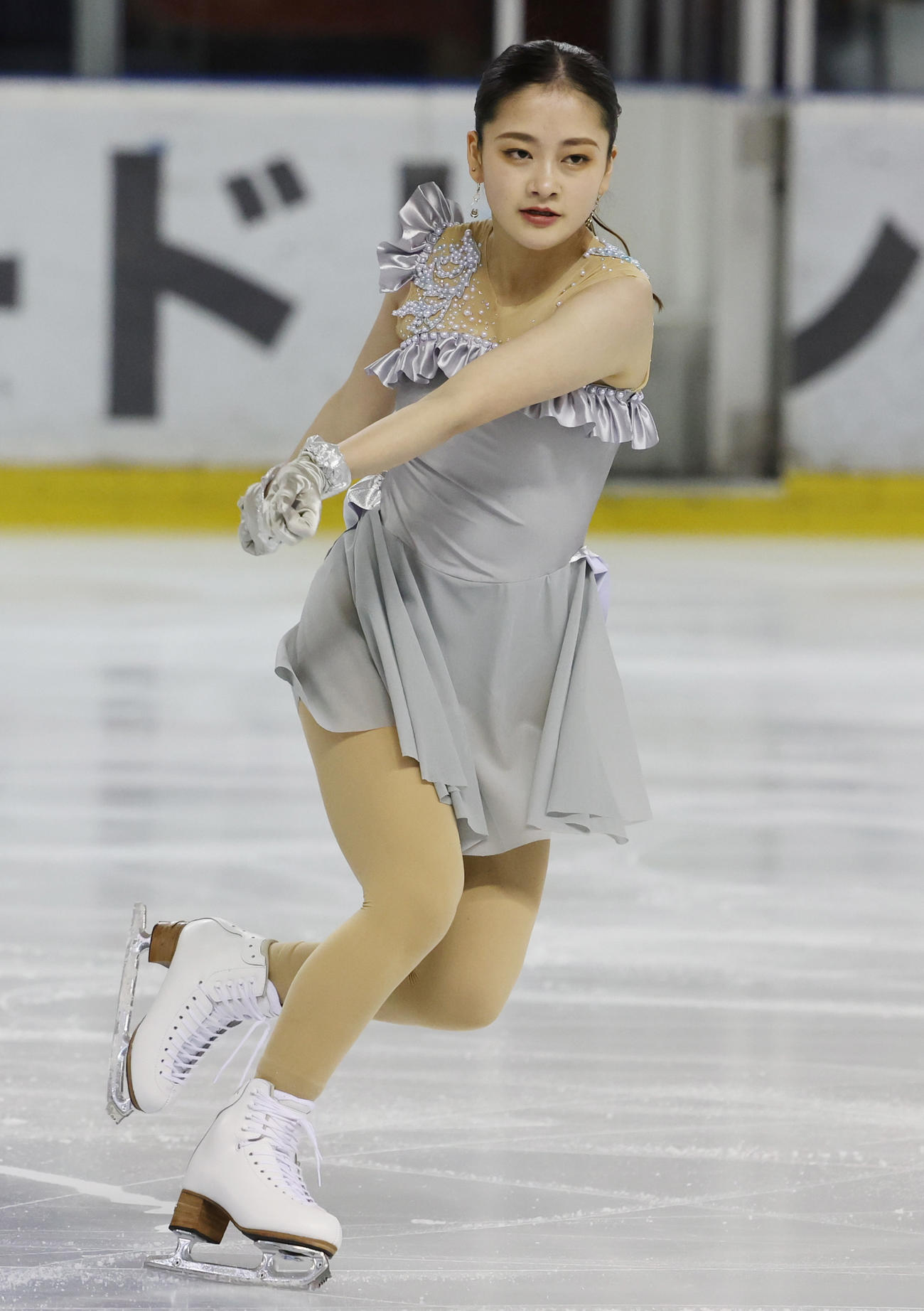 明法オンアイスで演技を披露する渡辺倫果（撮影・野上伸悟）