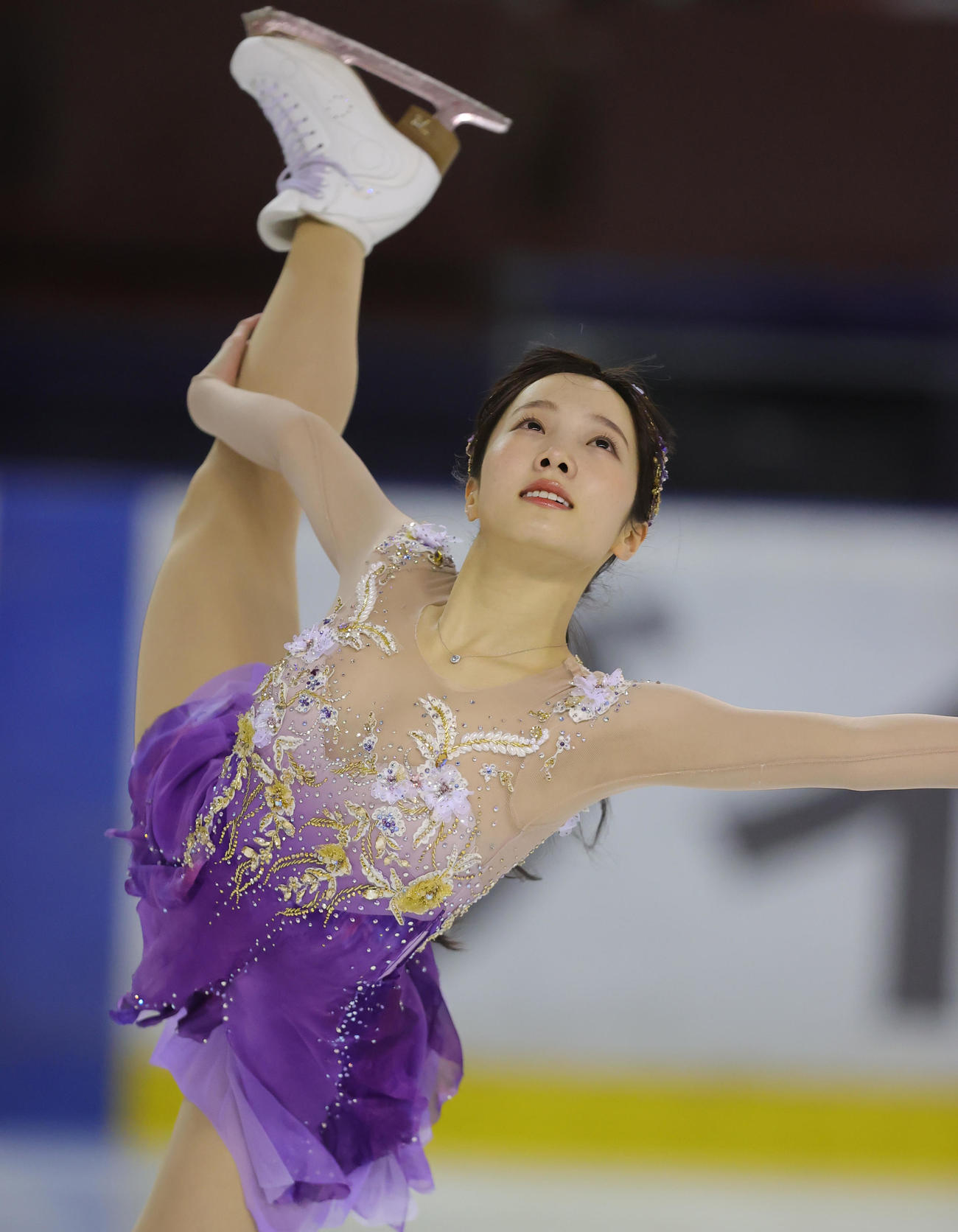 明法オンアイスで演技を披露する本田真凜（撮影・野上伸悟）