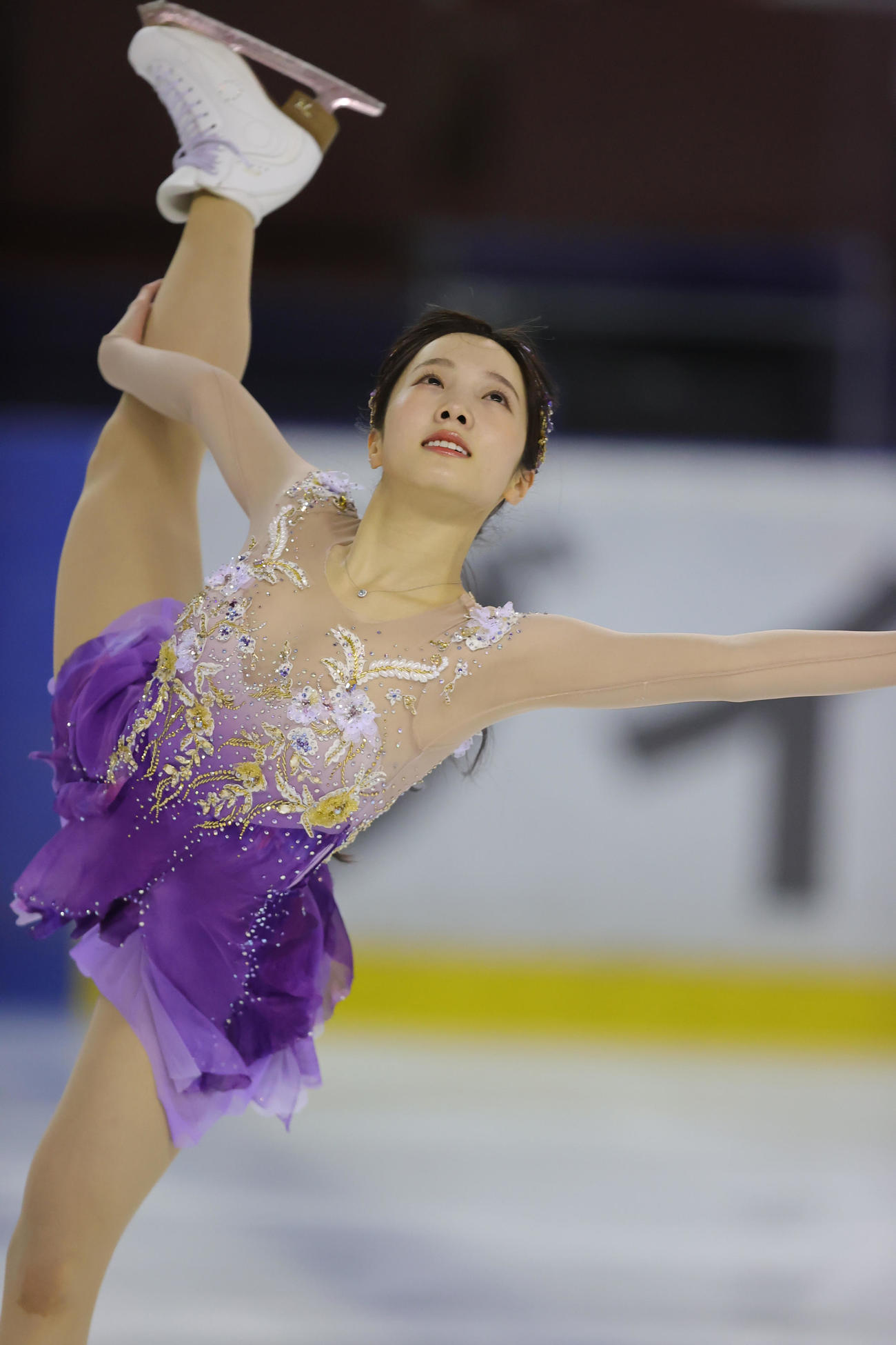 明法オンアイスで演技を披露する本田真凜（撮影・野上伸悟）