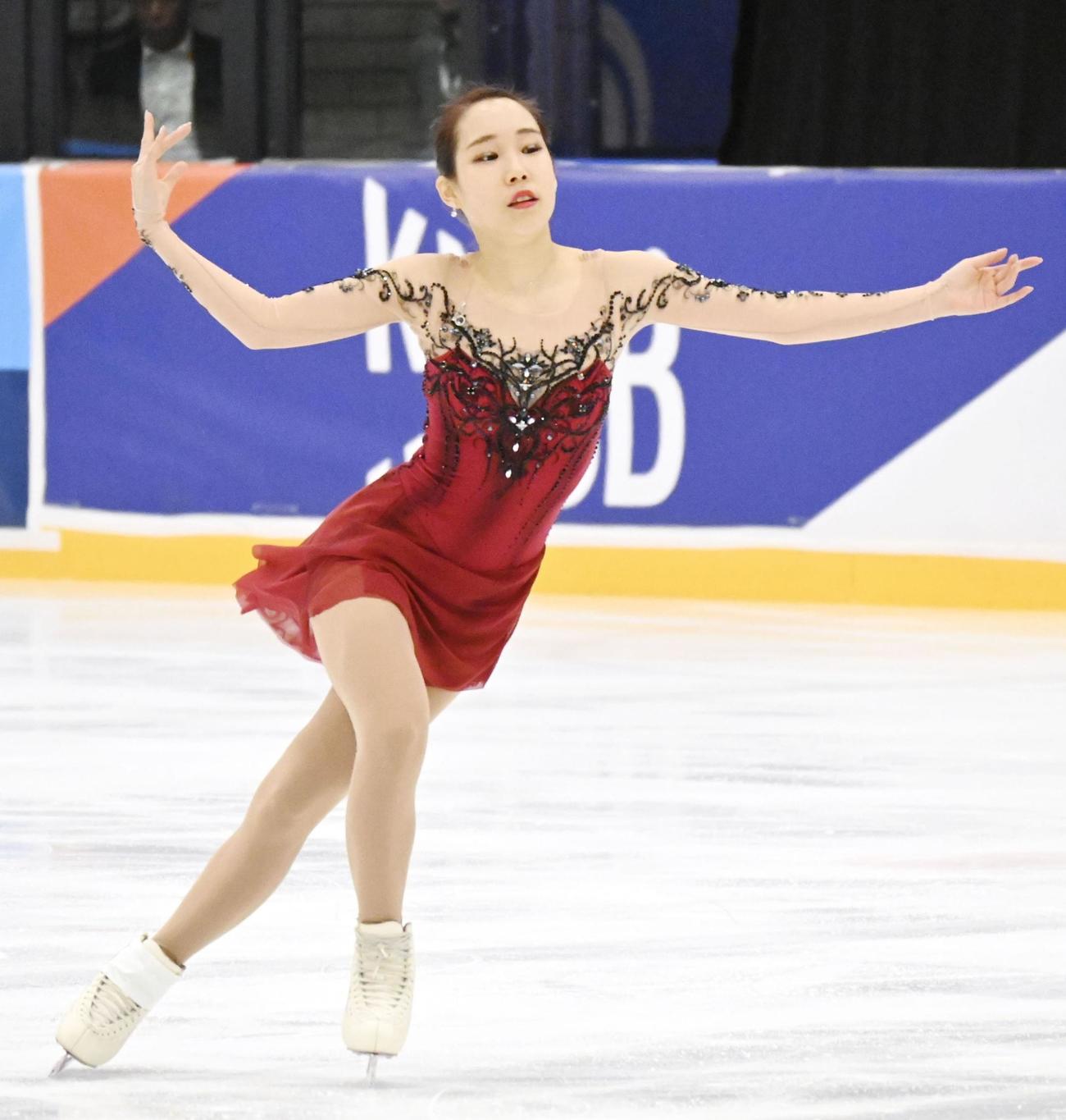 女子で2位となった三原舞依のフリーの演技（共同）