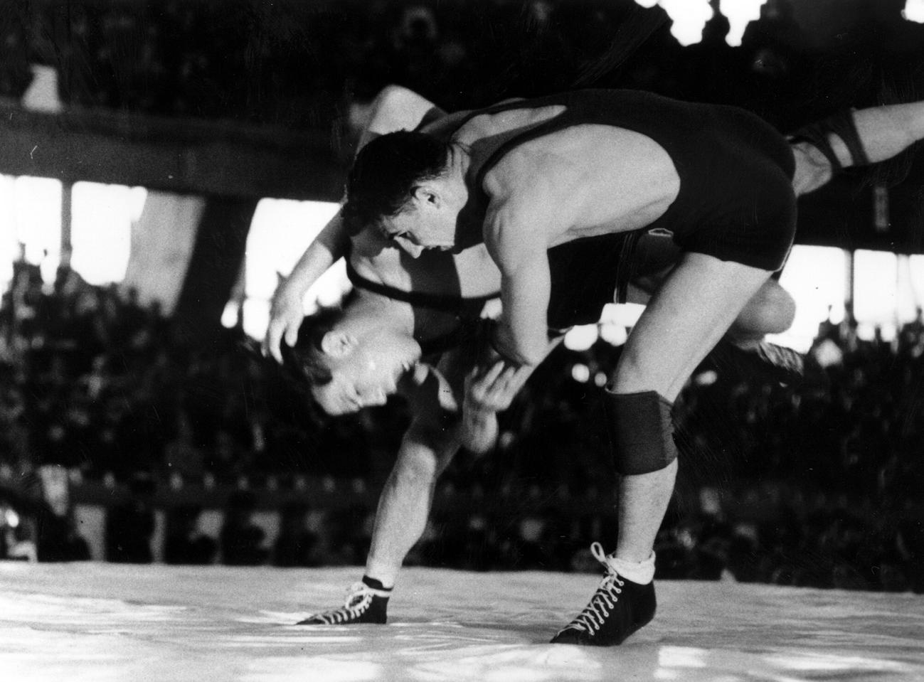レスリングフリー世界選手権フェザー級で優勝した笹原正三さん（1954年5月25日撮影）