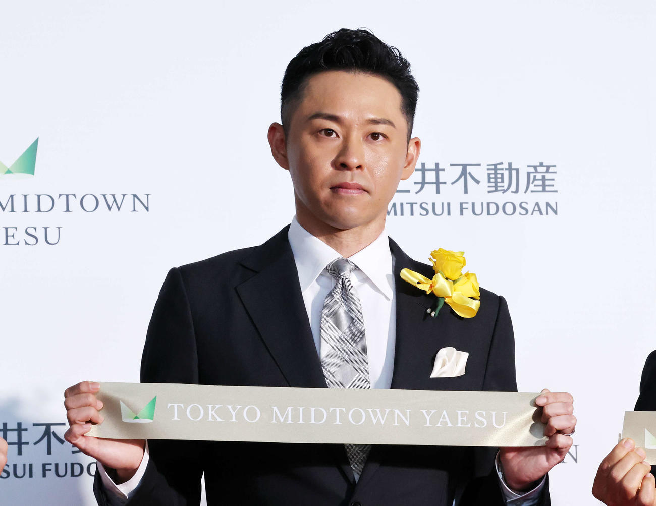 オープニングセレモニーでテープカットする北島氏（撮影・鈴木正人）