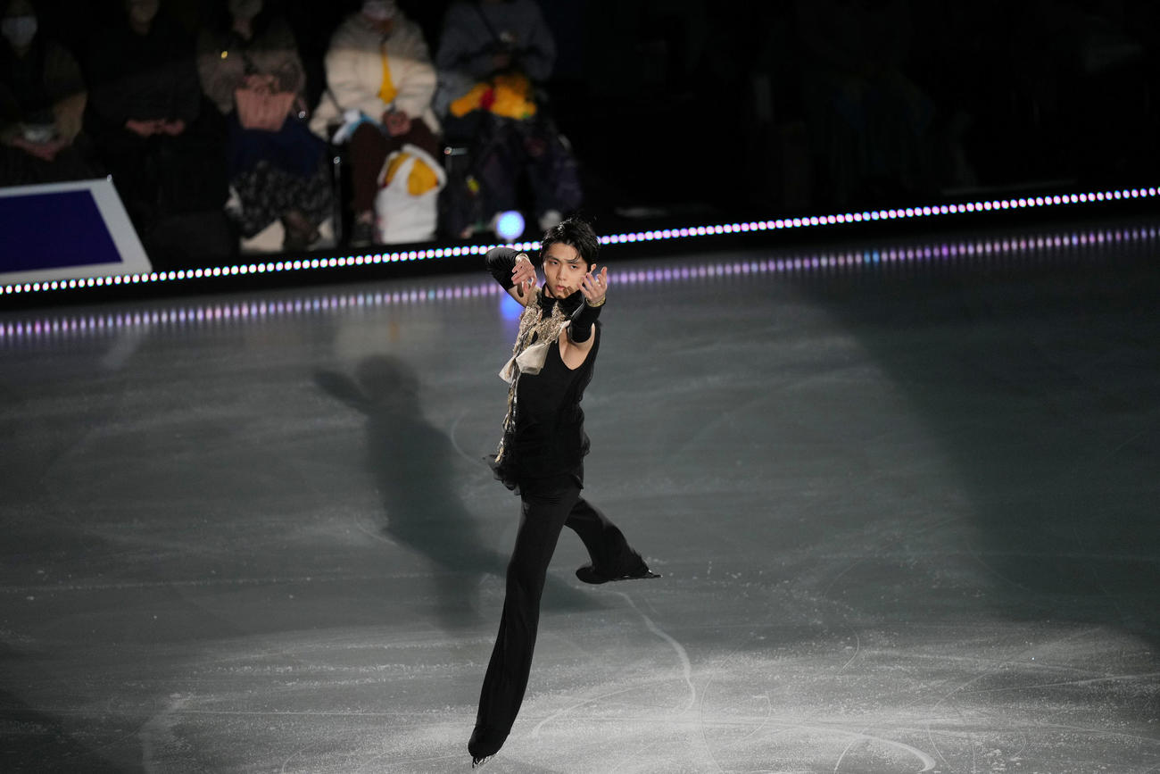 観客を魅了する羽生結弦さん（撮影・横山健太）