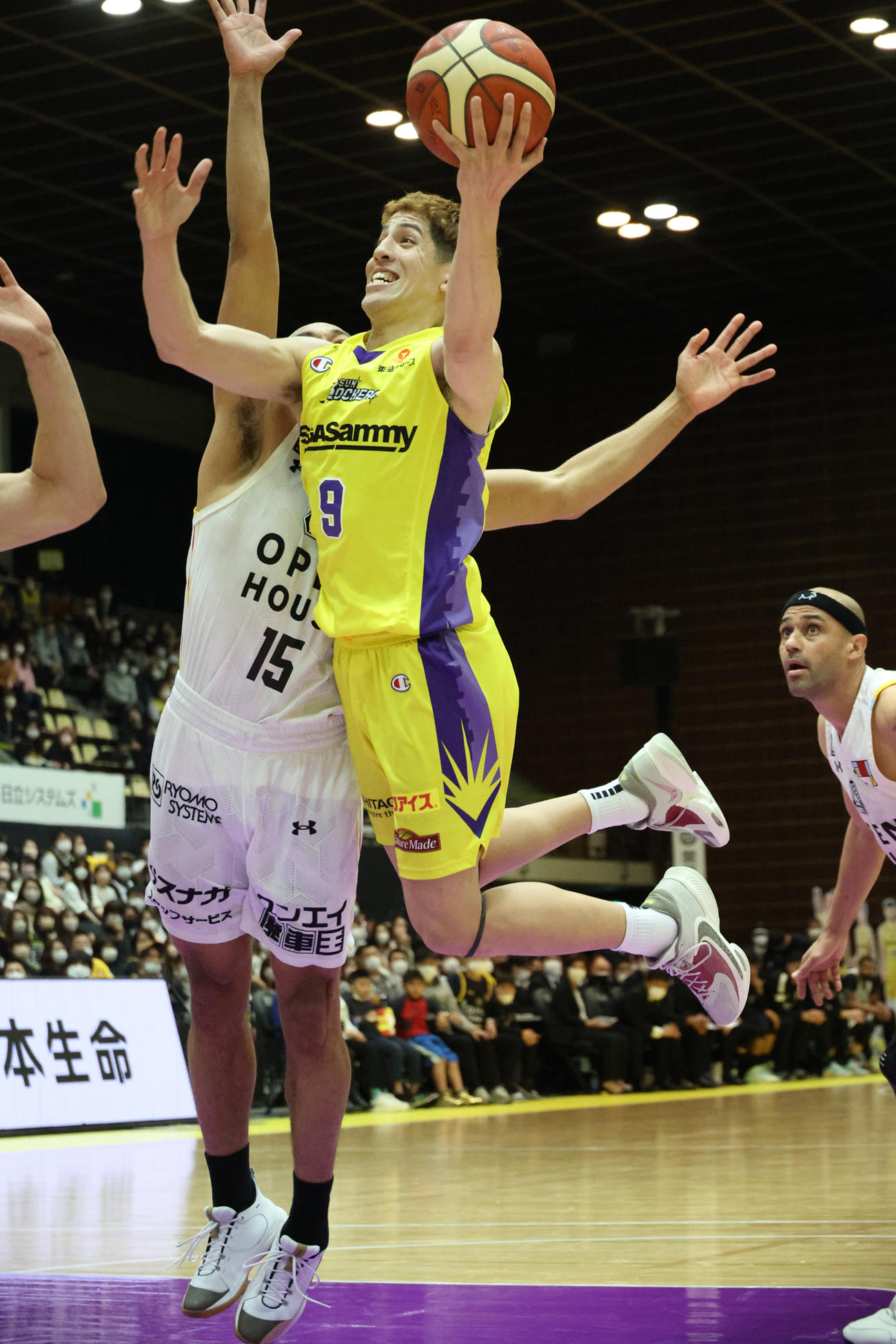 SR渋谷対群馬　第3Q、シュートを狙うSR渋谷ベンドラメ礼生（撮影・中島郁夫）