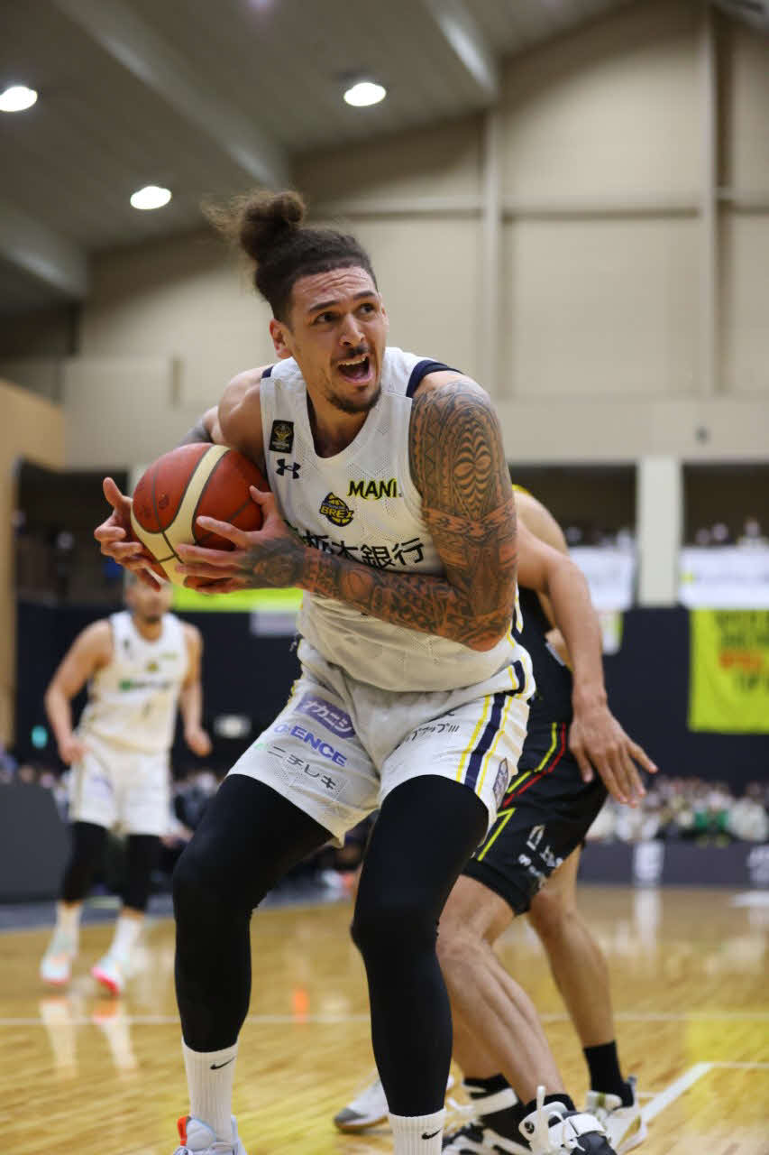 闘志をむき出しにプレーする宇都宮フォトゥ（コピーライトBLEAGUE）