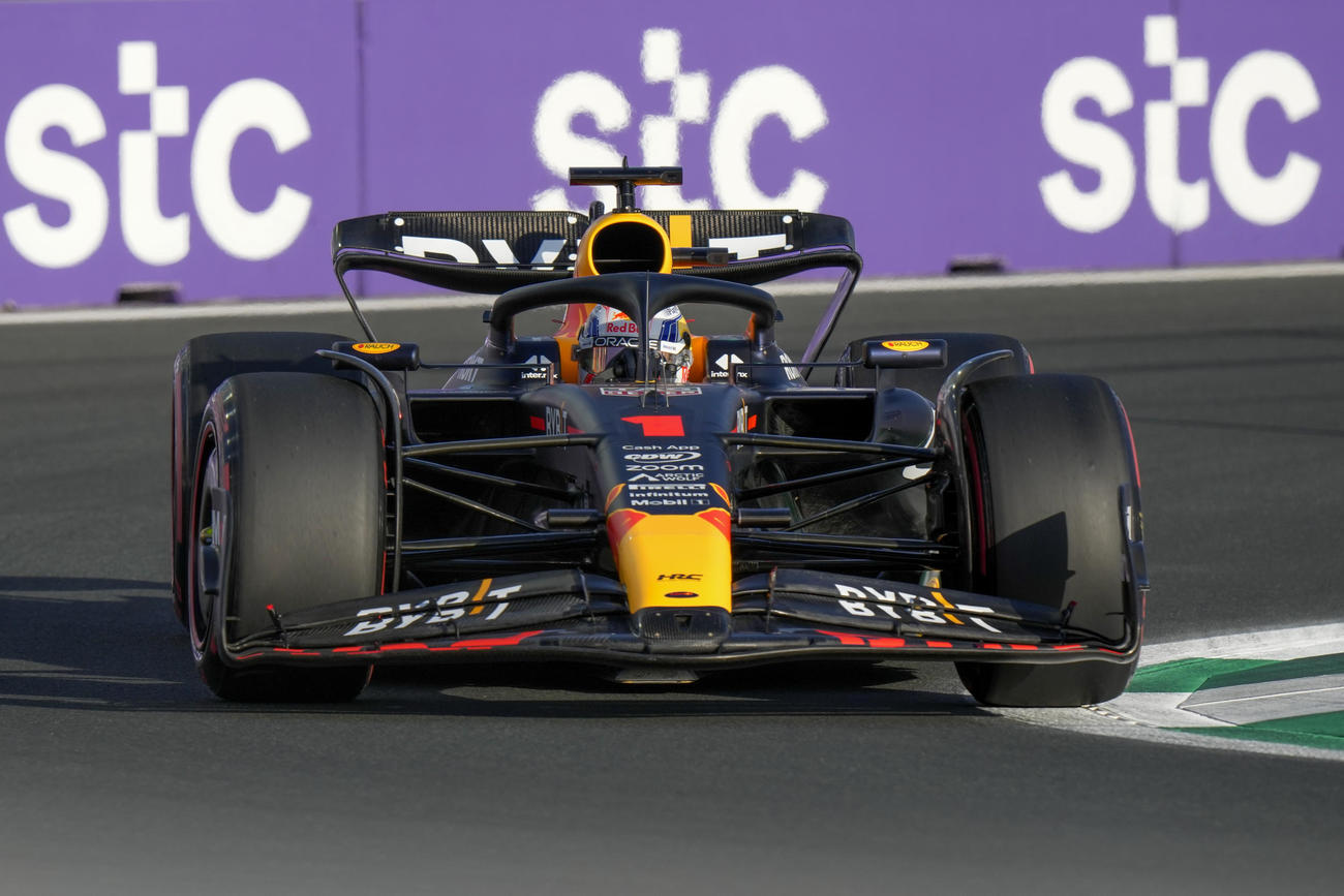 フリー走行でトップタイムを計測したフェルスタッペン（AP）