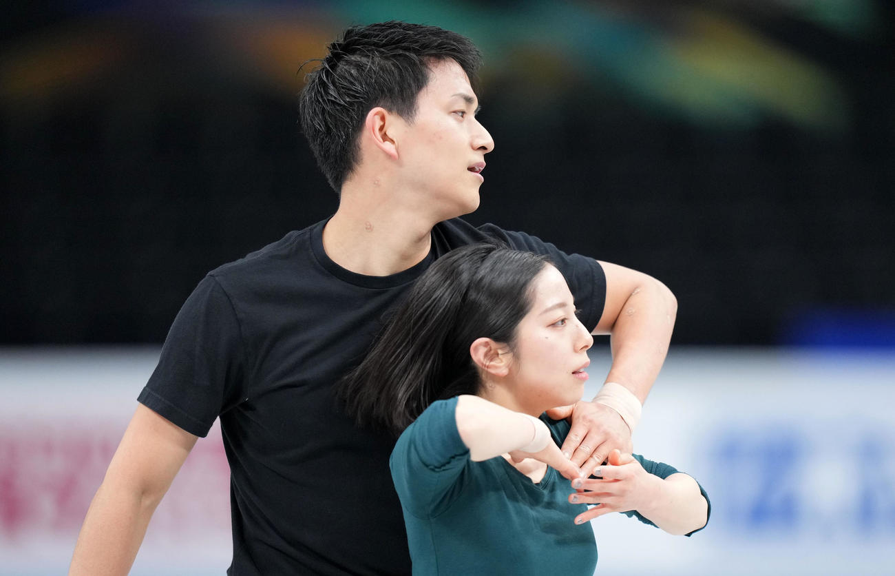 練習に臨む「りくりゅう」三浦（右）木原組（撮影・横山健太）