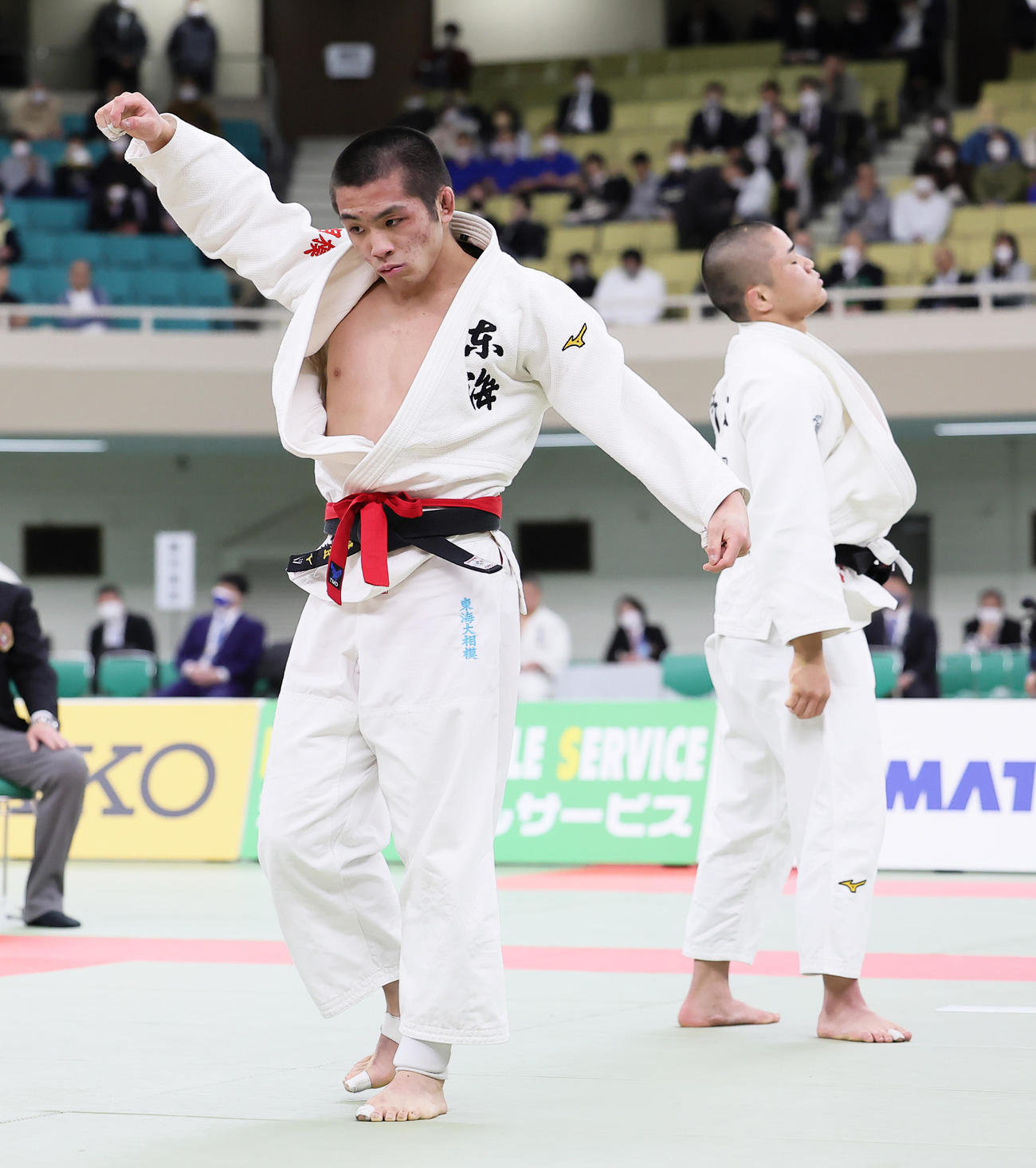 男子73キロ級で新本（右）を破り優勝した木原（撮影・足立雅史）