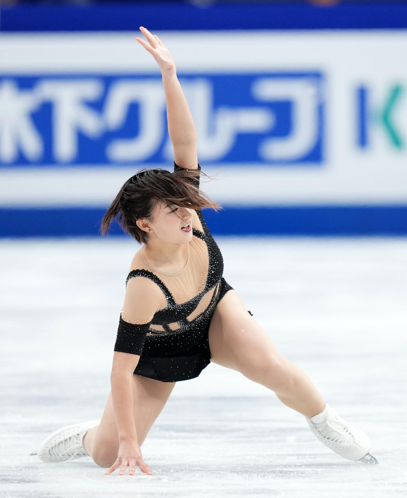 女子SPで演技する坂本（撮影・横山健太）