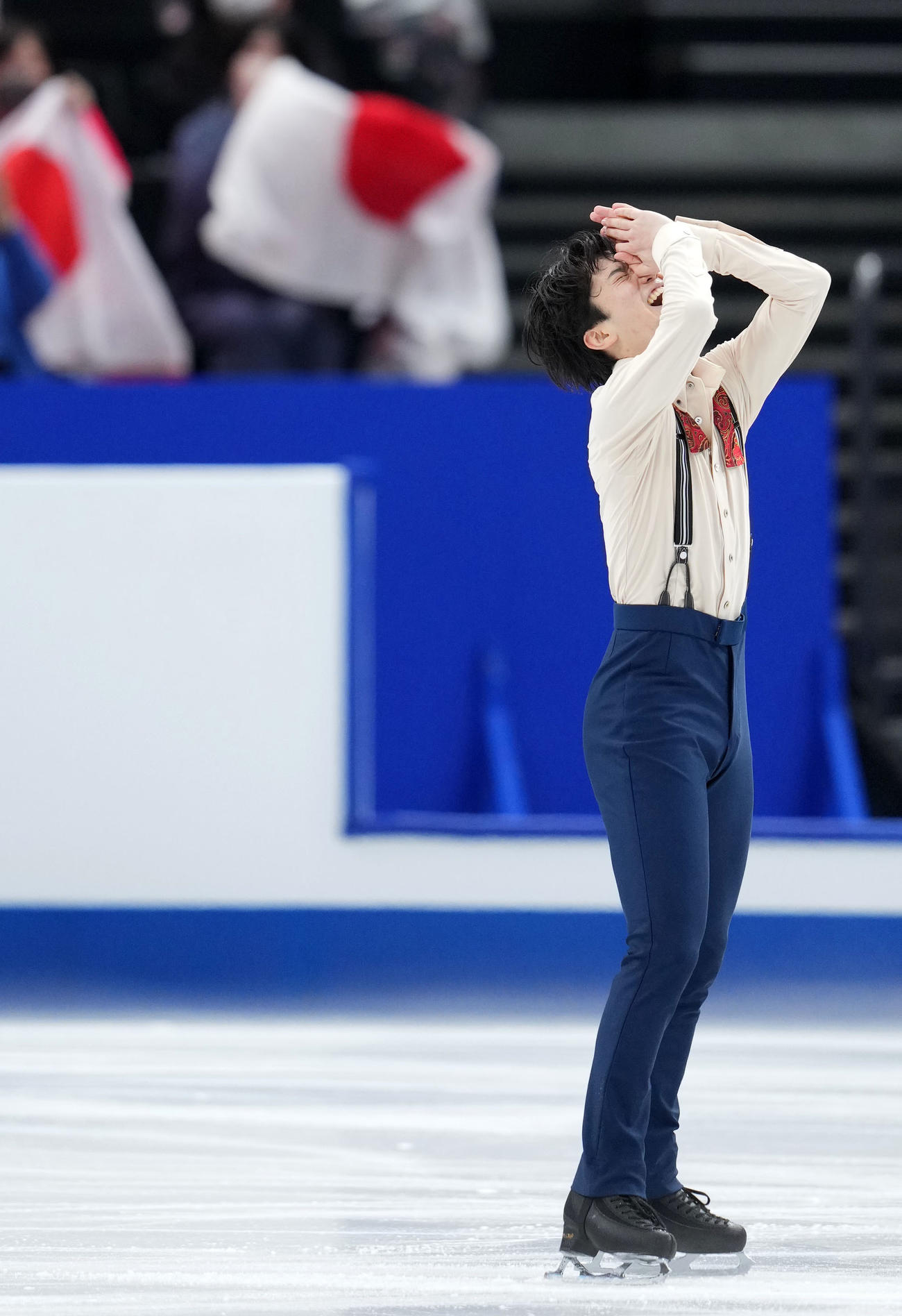 男子SPでの演技を終え笑顔を見せる友野（撮影・横山健太）