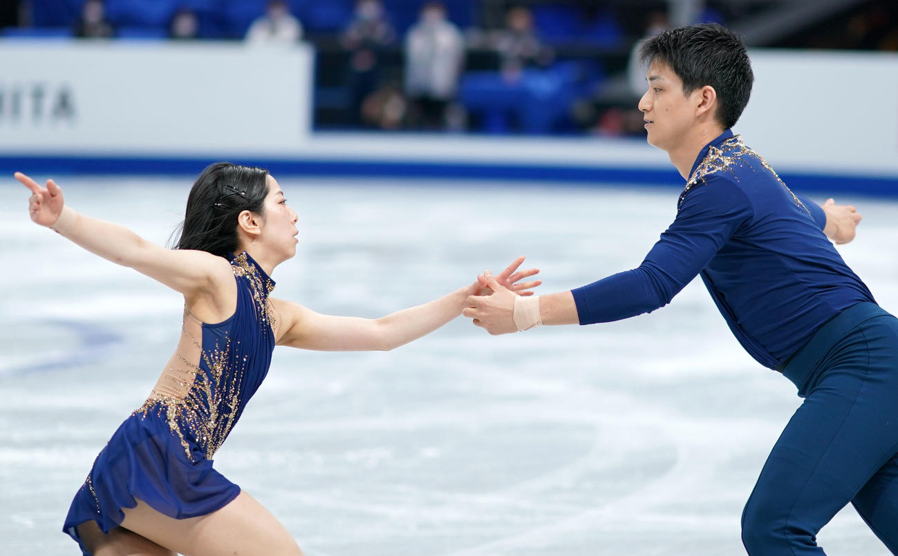 練習に臨む「りくりゅう」三浦璃来（右）木原龍一組