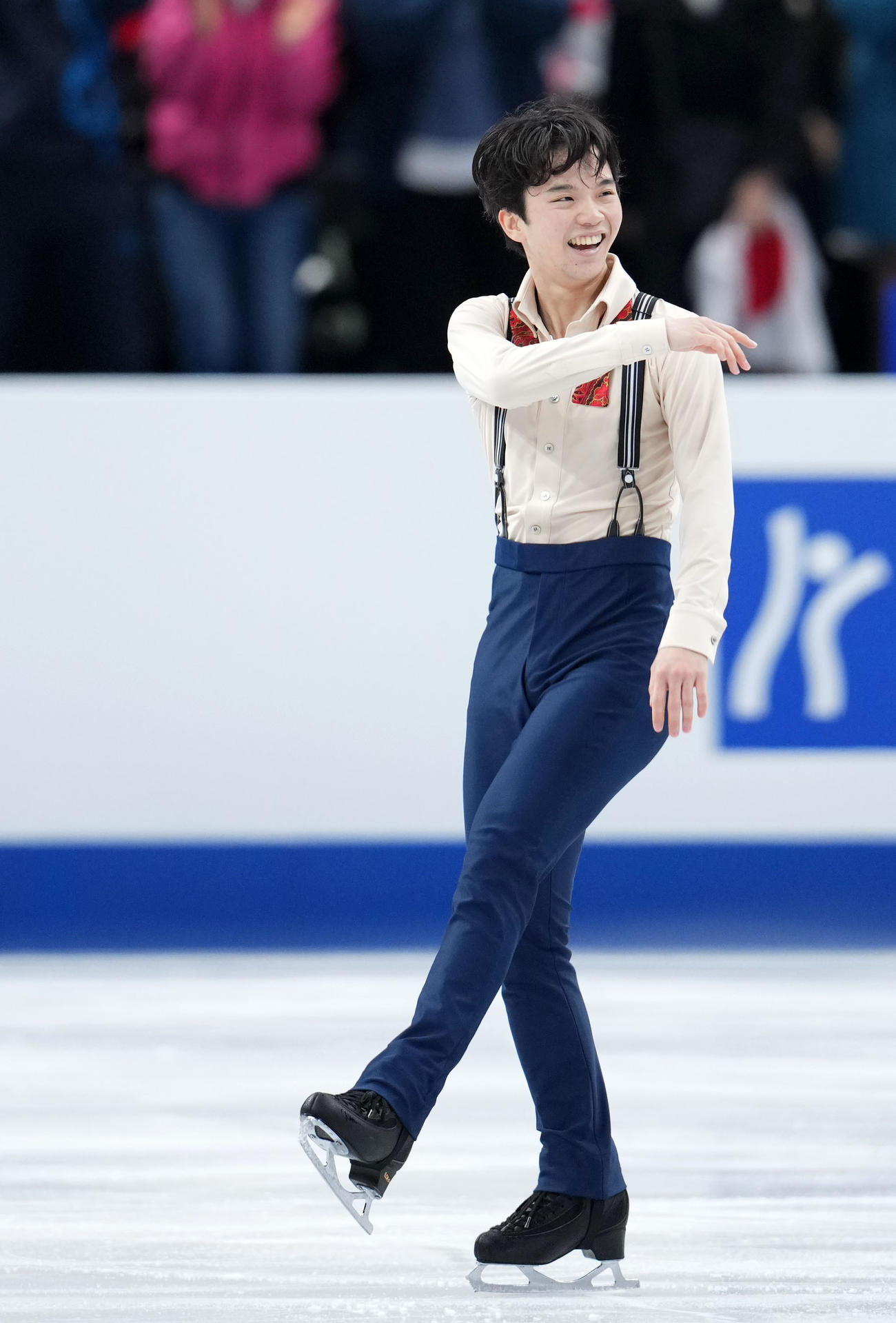 男子SPでの演技を終え笑顔を見せる友野（撮影・横山健太）