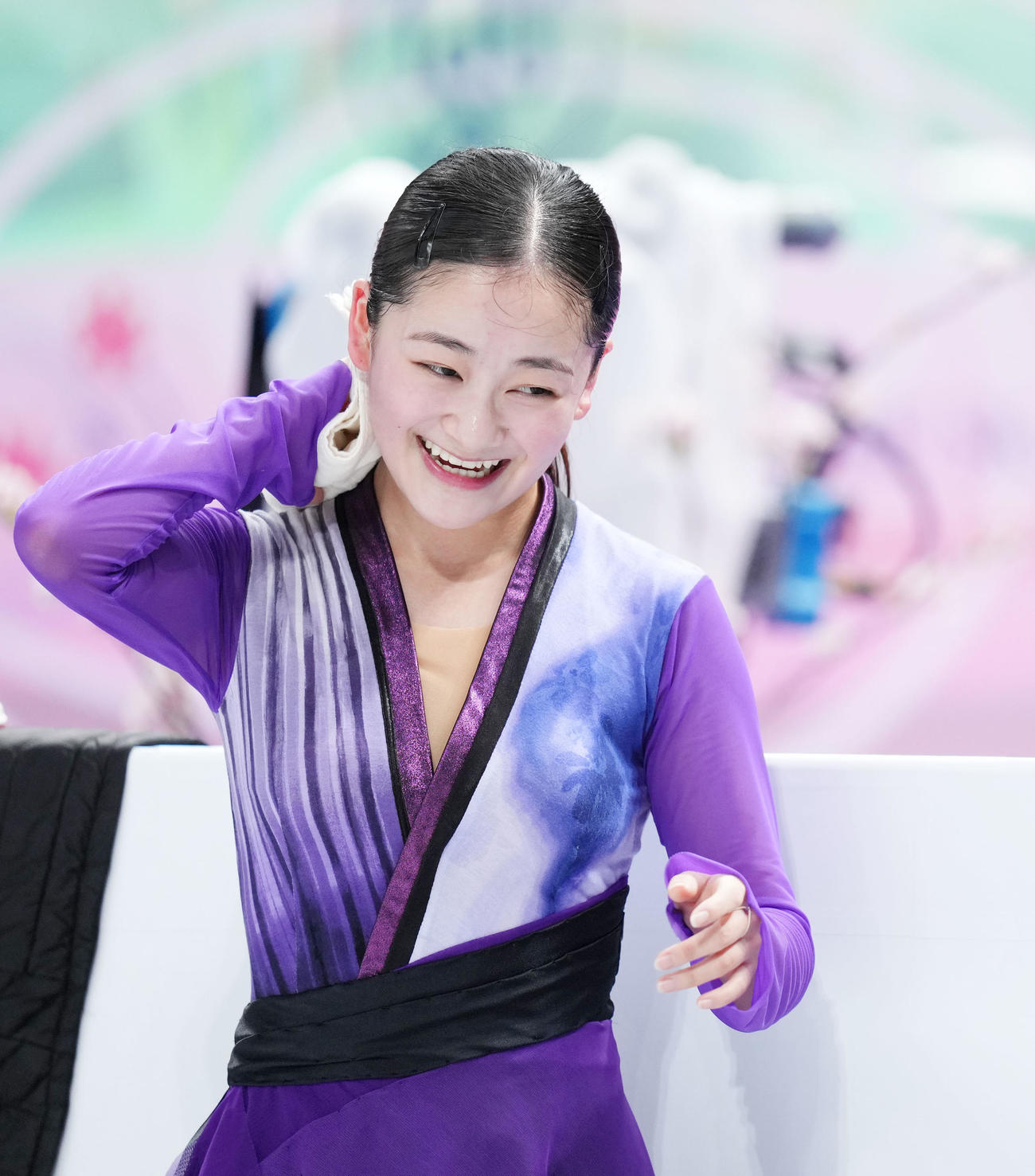 練習で笑顔を見せる渡辺（撮影・横山健太）