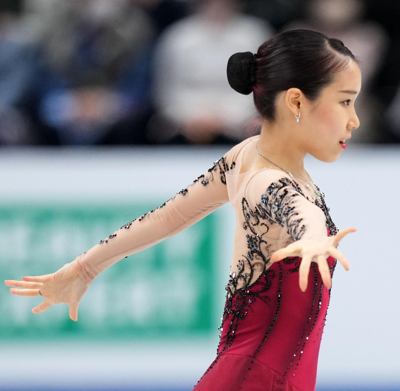 女子フリーで演技する三原（撮影・横山健太）