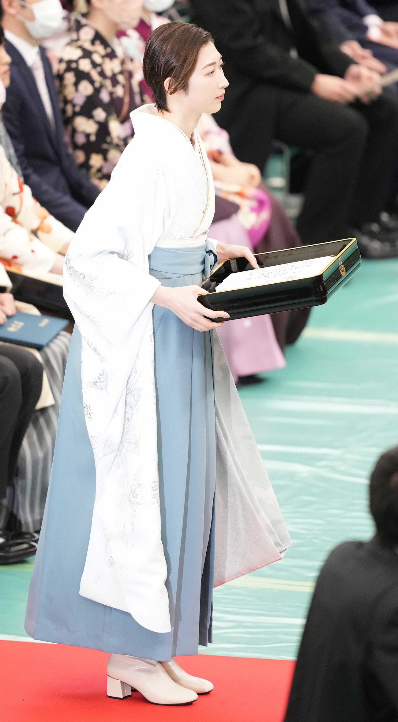 日大卒業式で学長賞を授与された池江（撮影・鈴木みどり）