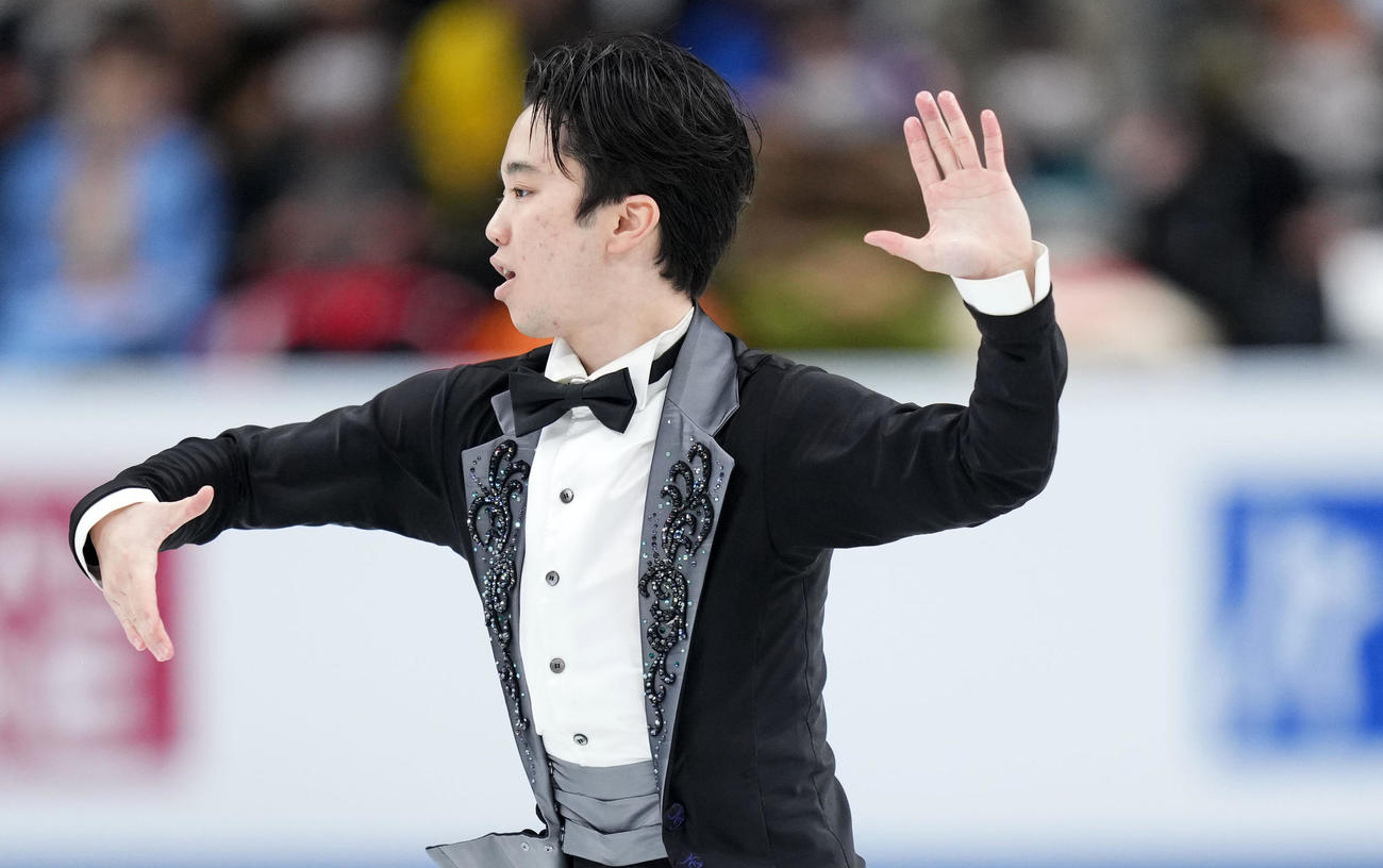 男子フリーで演技する友野（撮影・横山健太）