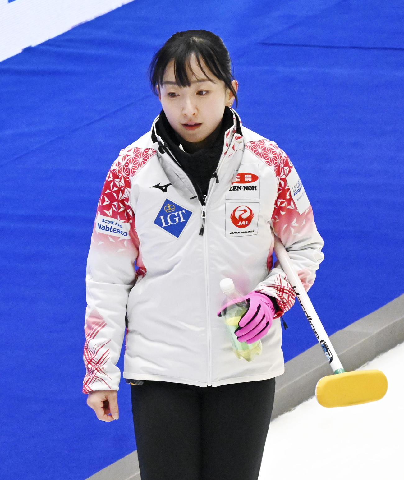 プレーオフのカナダ戦で敗れ、肩を落とす藤沢五月（共同）