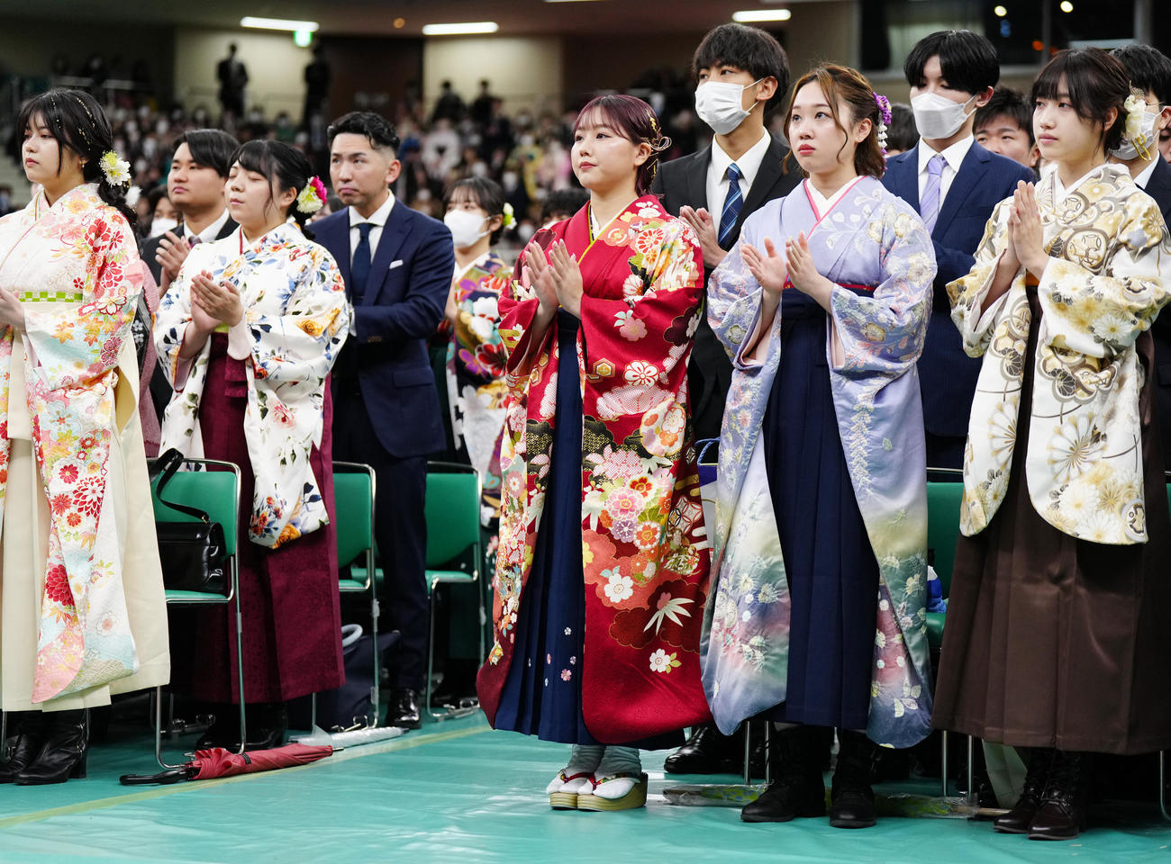 明大卒業式に臨む樋口（前列右から3人目）（撮影・江口和貴）