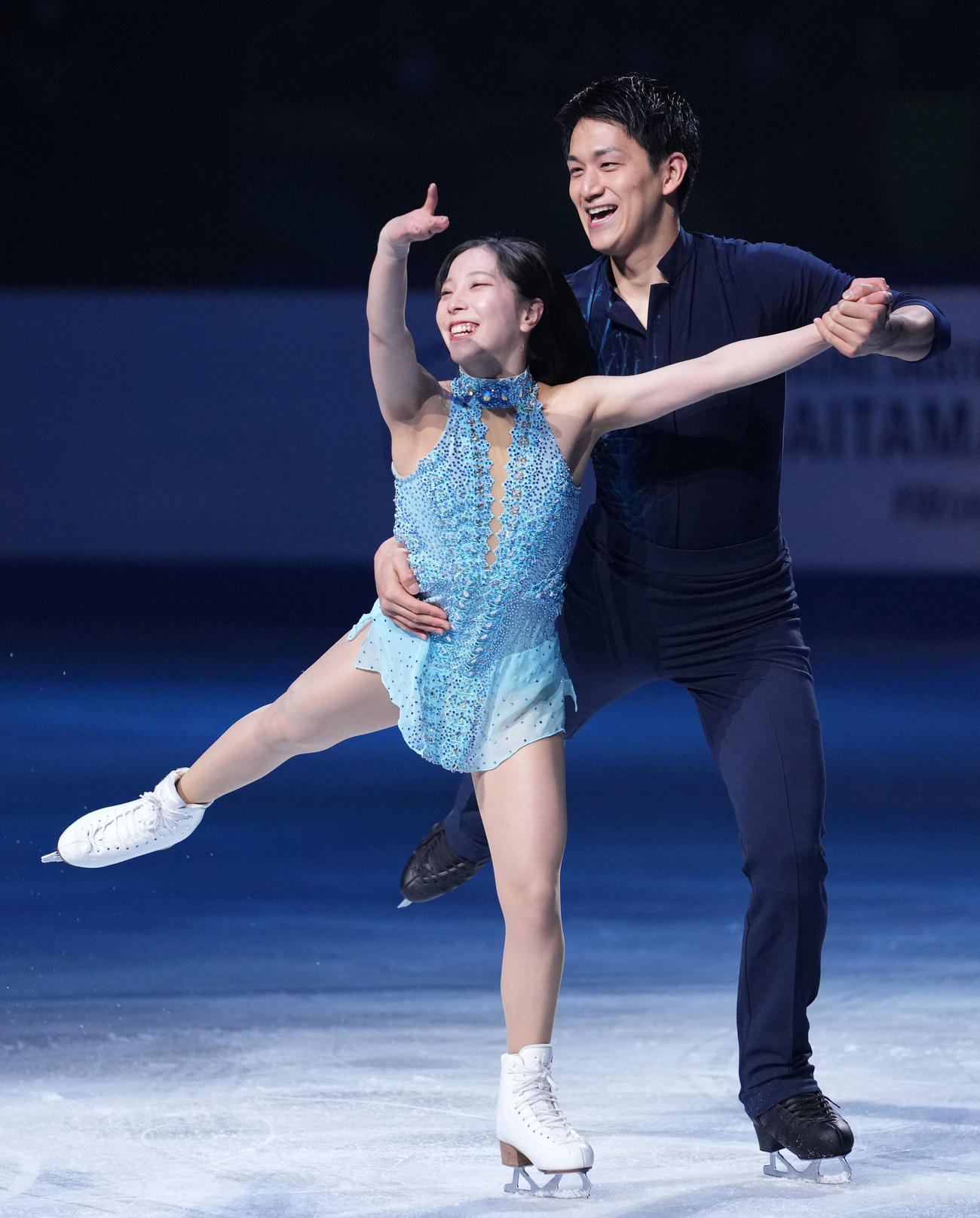 エキシビションで観客を魅了する三浦（左）木原組（撮影・横山健太）