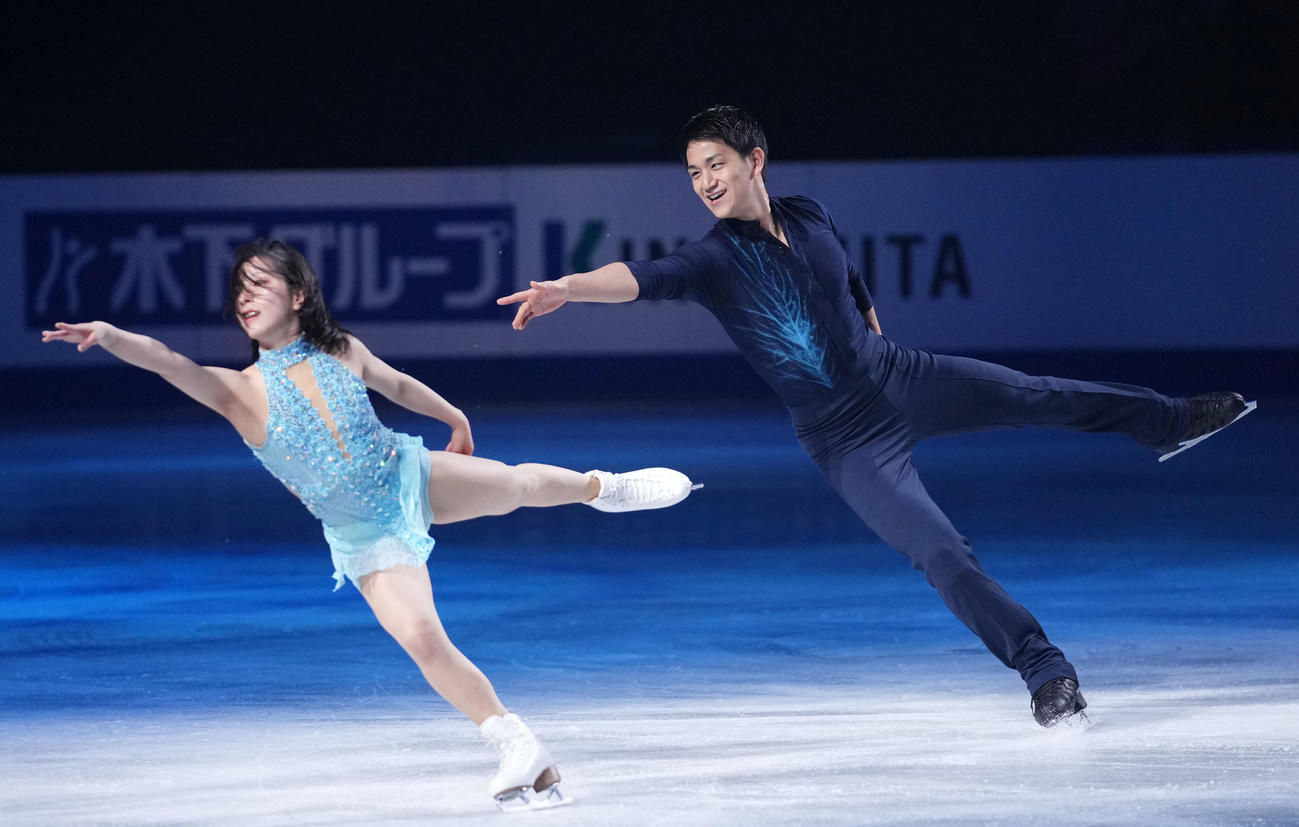 エキシビションで観客を魅了する三浦（左）木原組（撮影・横山健太）
