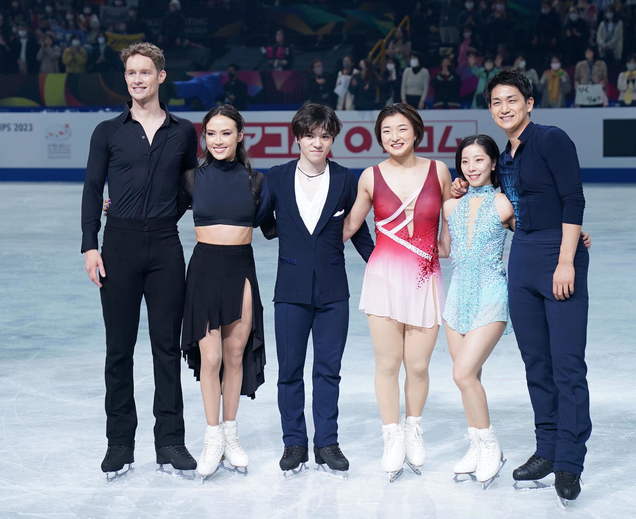 笑顔を見せる、左からエヴァン・ベイツ、マディソン・チョック、宇野、坂本、三浦、木原（撮影・横山健太）
