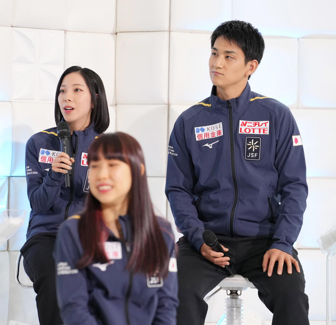 世界フィギュア国別対抗戦の日本代表選手発表会見に臨む三浦・木原組（撮影・小沢裕）