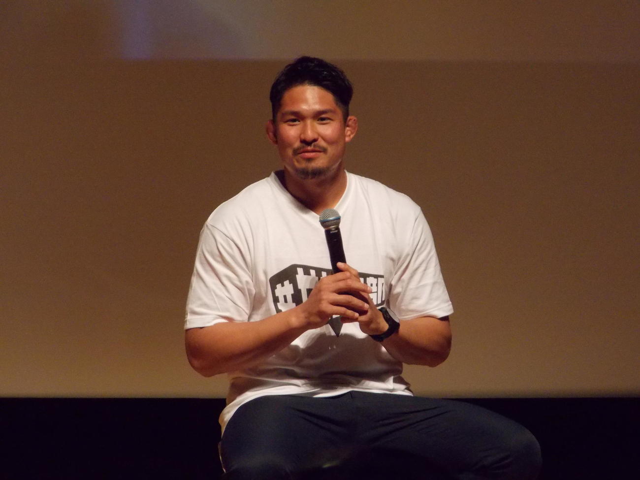 中高校生との交流イベントで思いを語る姫野和樹（撮影・松本航）