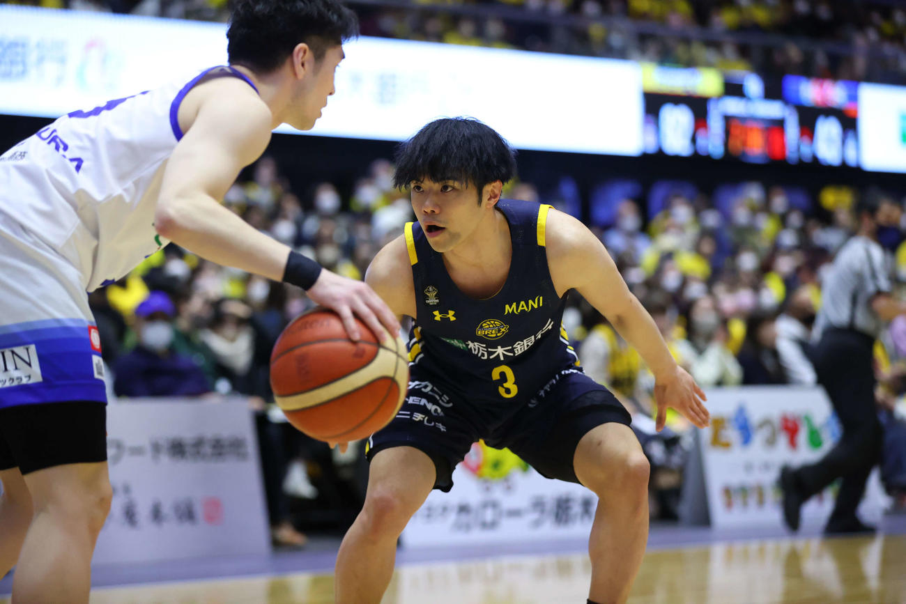 常に相手のスキを狙う宇都宮笠井