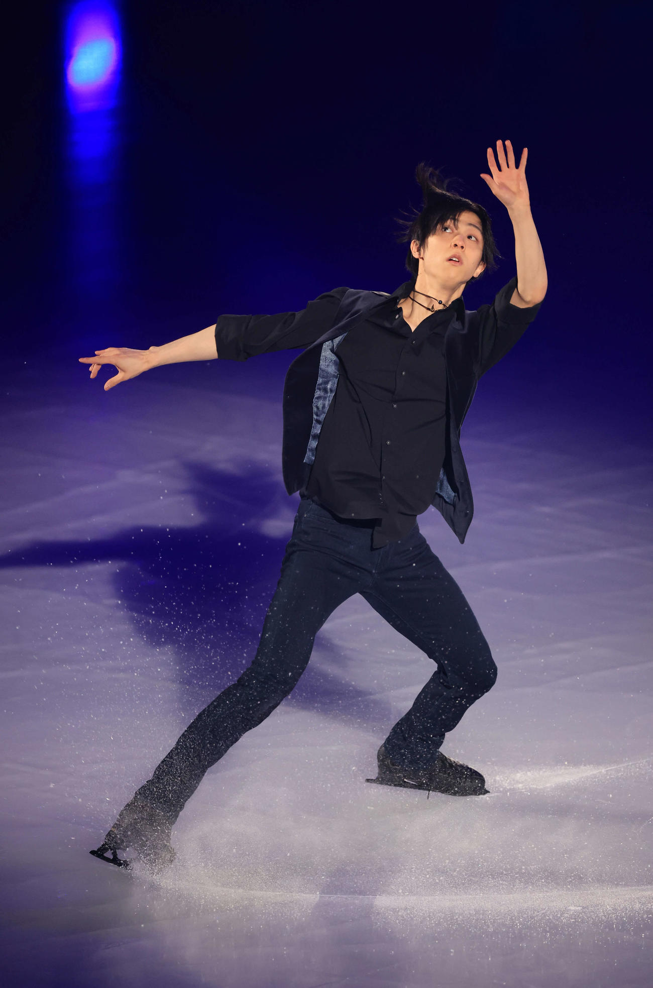「スターズ・オン・アイス」オープニングアクトで情感豊かに演技する羽生結弦さん（撮影・浅見桂子）