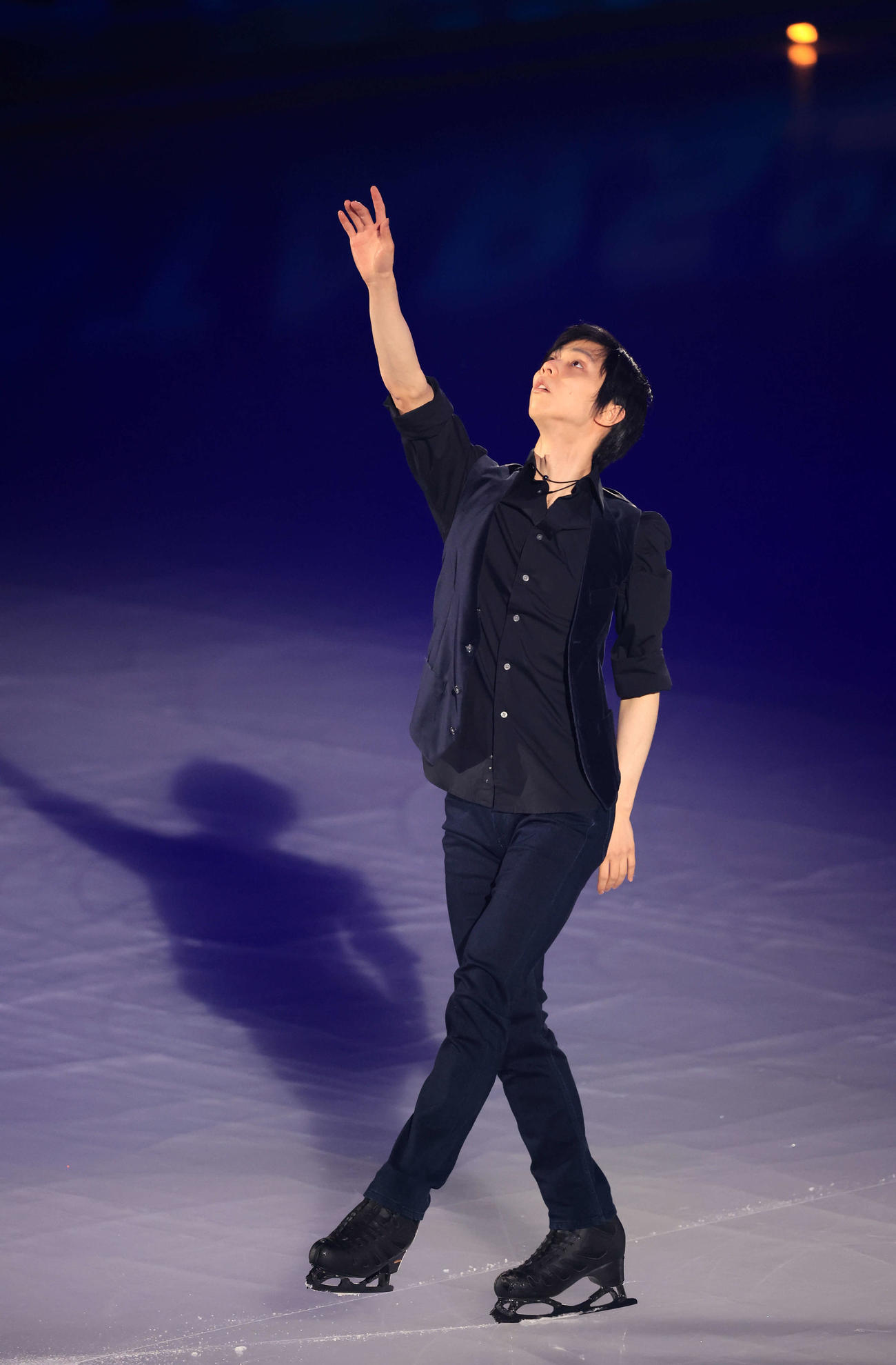 「スターズ・オン・アイス」オープニングアクトで情感豊かに演技する羽生結弦さん（撮影・浅見桂子）