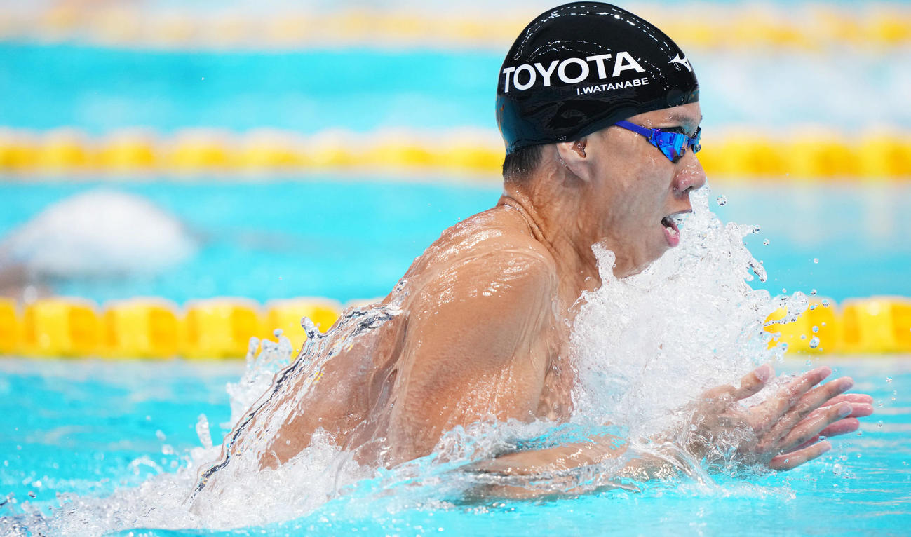 男子200メートル平泳ぎで優勝した渡辺（撮影・横山健太）