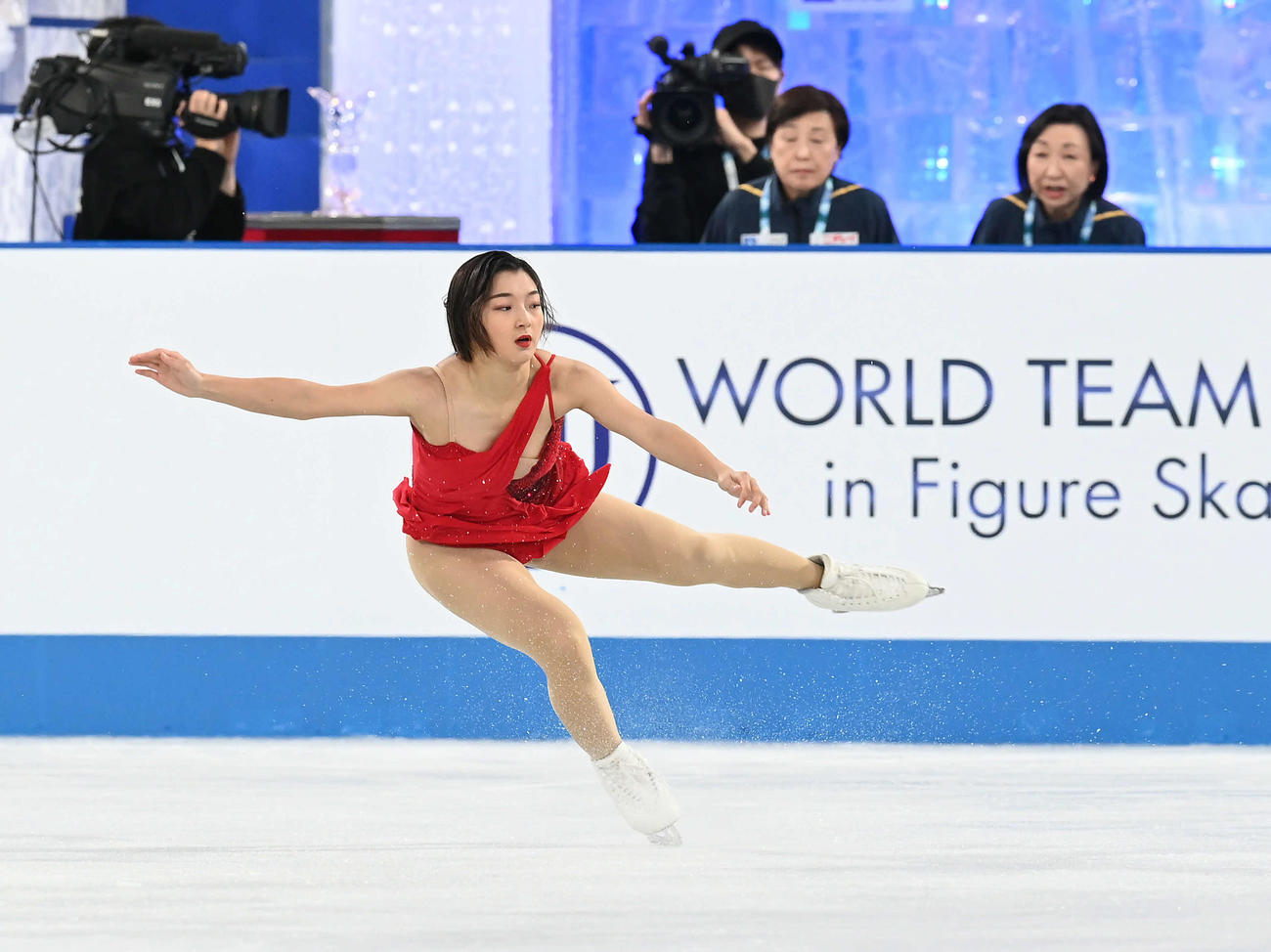 女子FP　ジャンプを成功させる坂本（撮影・たえ見朱実）