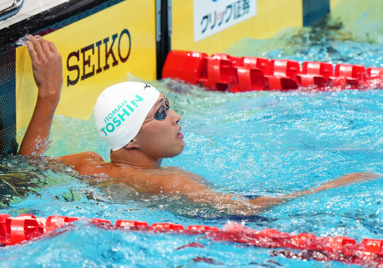 男子50メートル自由形決勝で優勝した塩浦（撮影・横山健太）