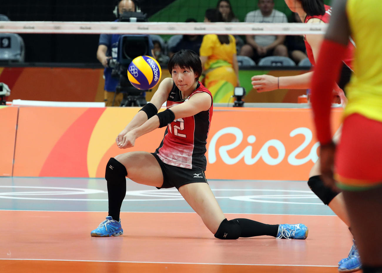 2016年8月、リオデジャネイロ五輪カメルーン戦で　レシーブする石井優希