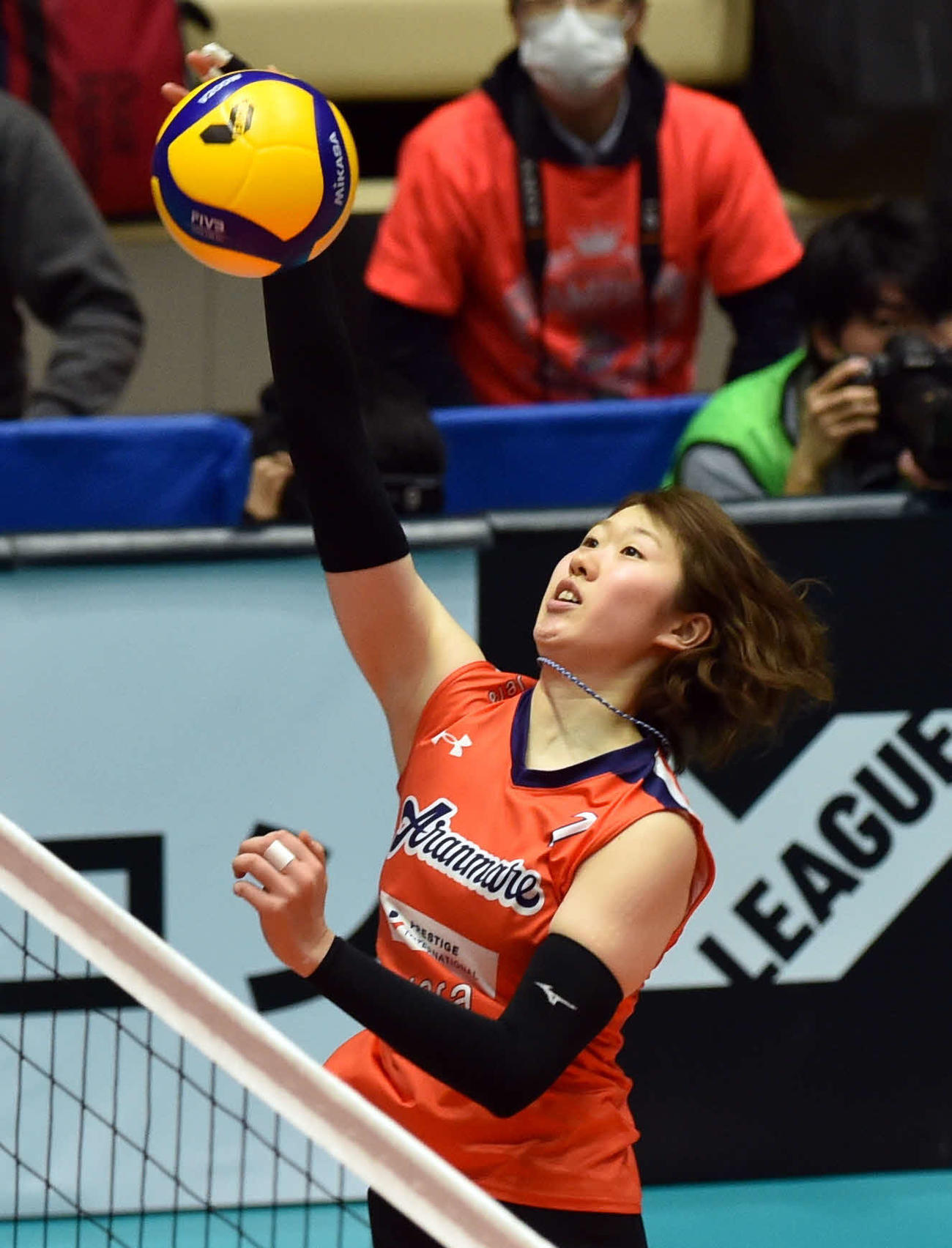 アランマーレ山形対姫路　第1S、スパイクを打つアランマーレ山形・伊藤（撮影・相沢孔志）