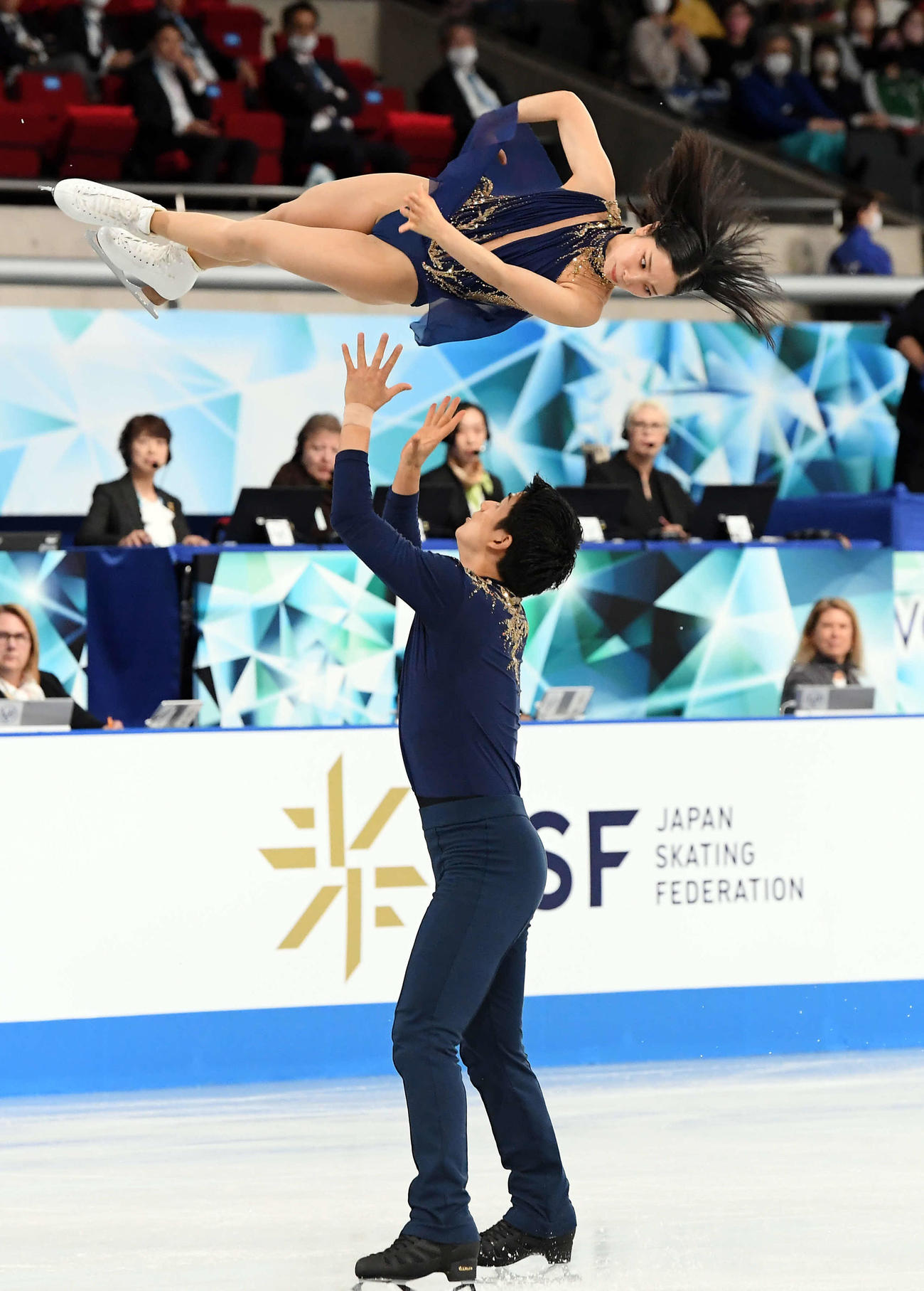 ペアSPで2位発進となった三浦・木原組（撮影・たえ見朱実）