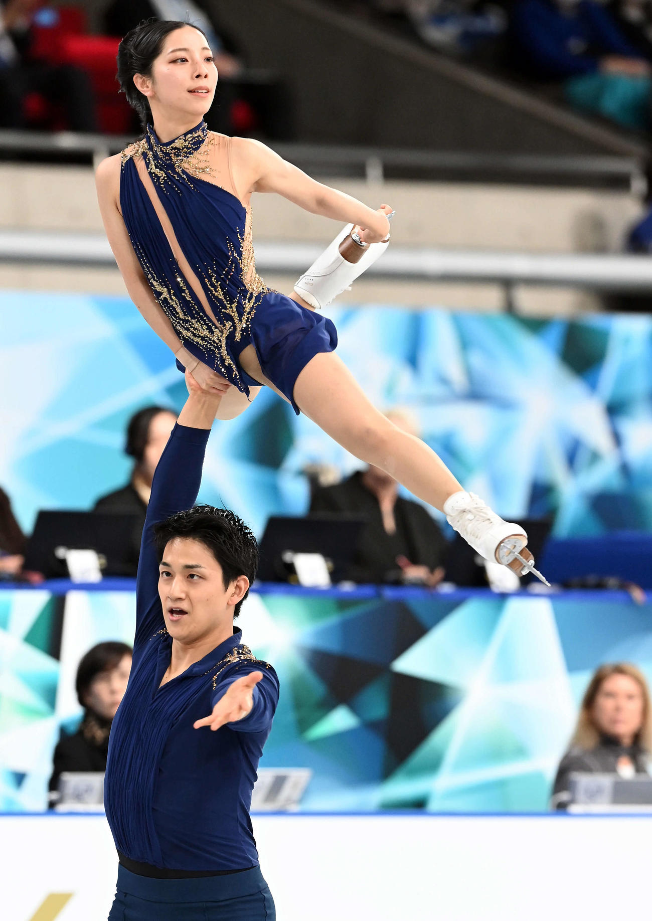 ペアSP　華麗な演技で観客を魅了する三浦・木原組（撮影・たえ見朱実）