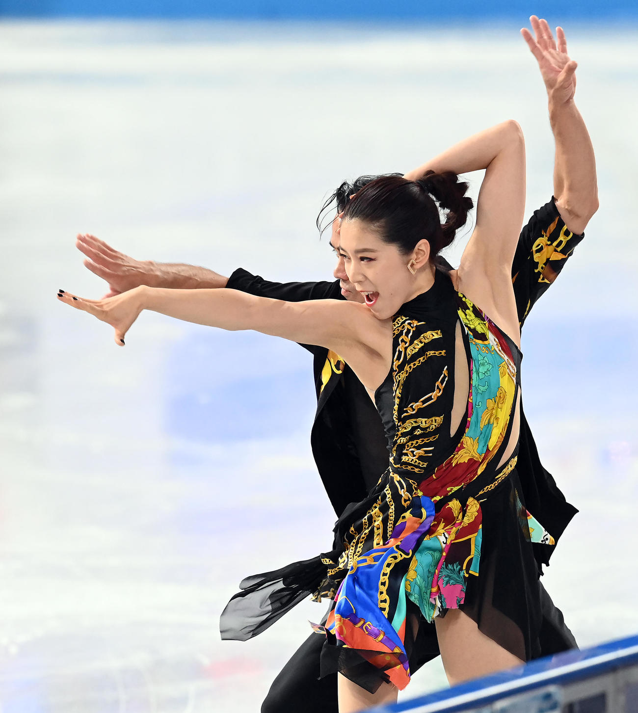 朝の公式練習で調整するアイスダンスの村元哉中・高橋大輔組（撮影・たえ見朱実）