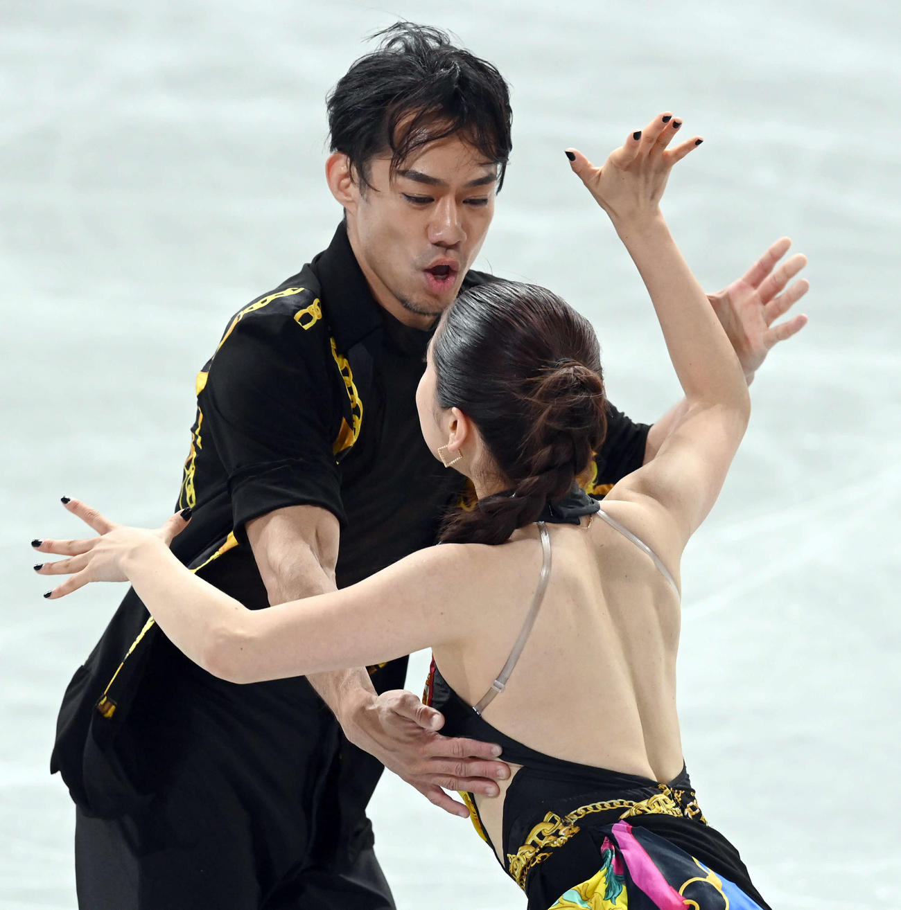 アイスダンスRDで息の合った演技を見せる村元・高橋組（撮影・たえ見朱実）