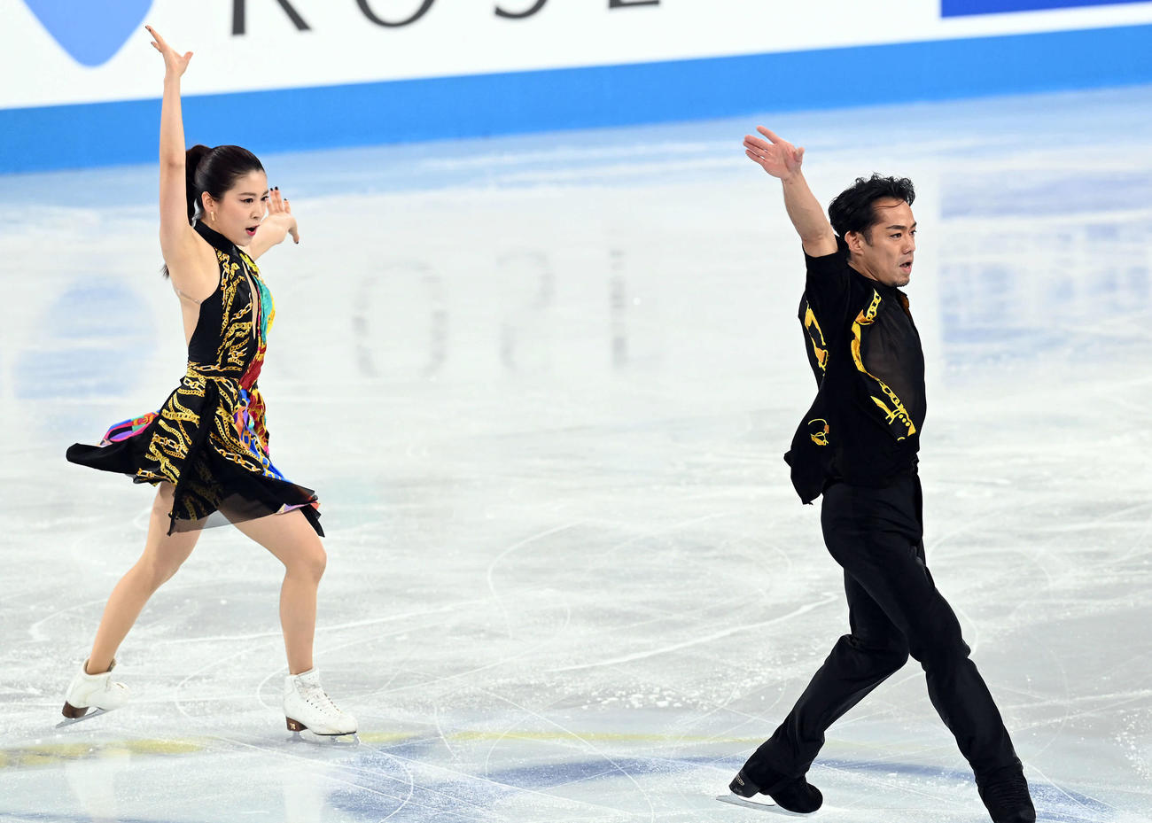 アイスダンスRDで息の合った演技を見せる村元・高橋組（撮影・たえ見朱実）