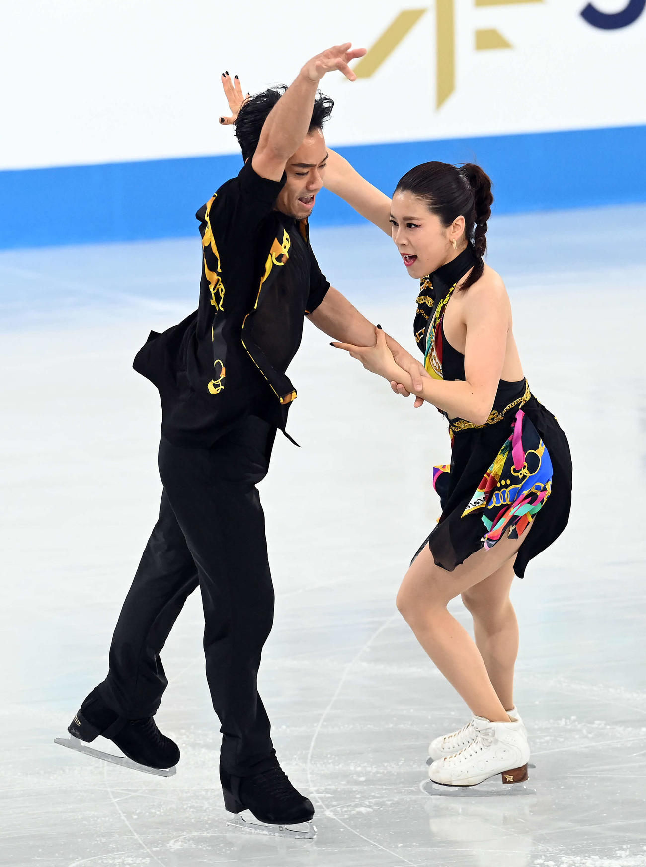 アイスダンスRDで華麗な演技を見せる村元・高橋組（撮影・たえ見朱実）