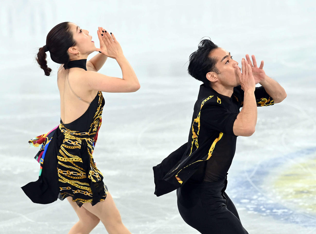 アイスダンスRDで息の合った演技を見せる村元・高橋組（撮影・たえ見朱実）