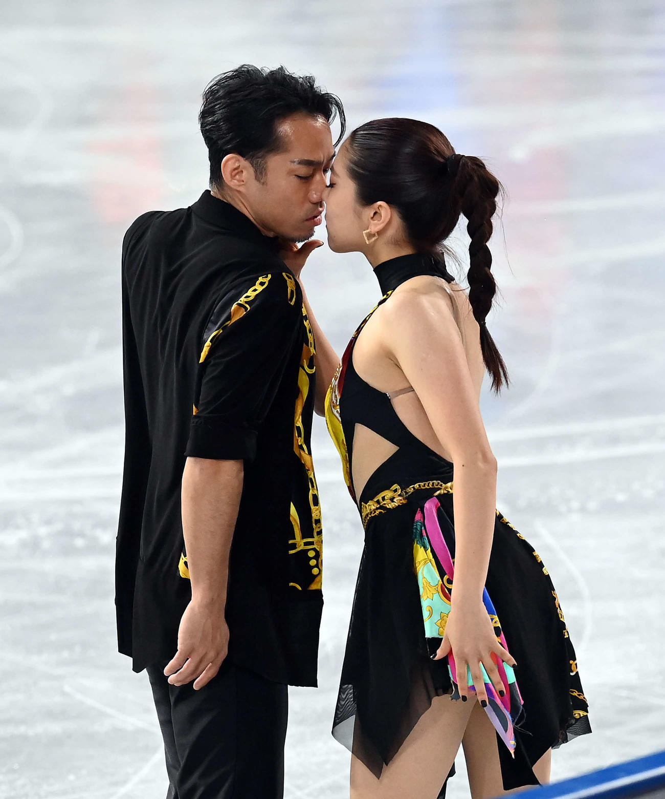 アイスダンスRDで華麗な演技を見せる村元・高橋組（撮影・たえ見朱実）