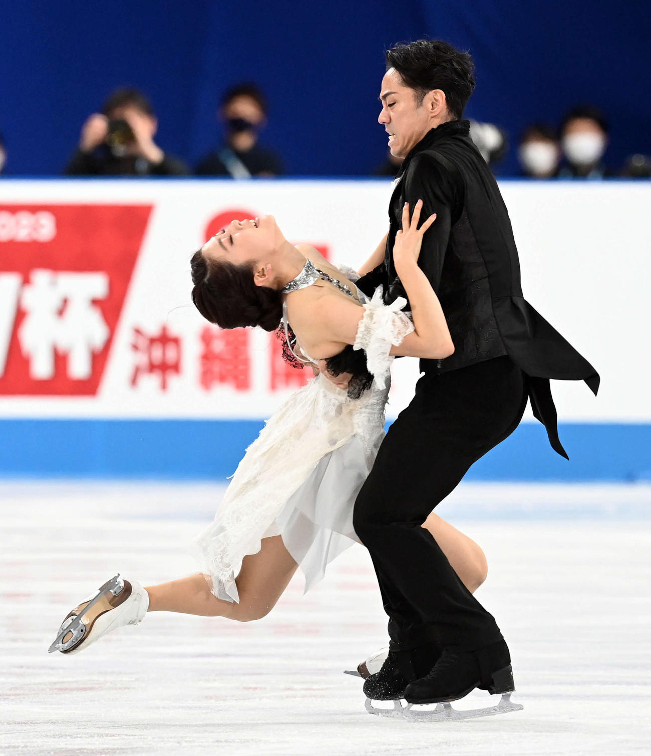 アイスダンスFD　華麗な演技を見せる村元・高橋組（撮影・たえ見朱実）