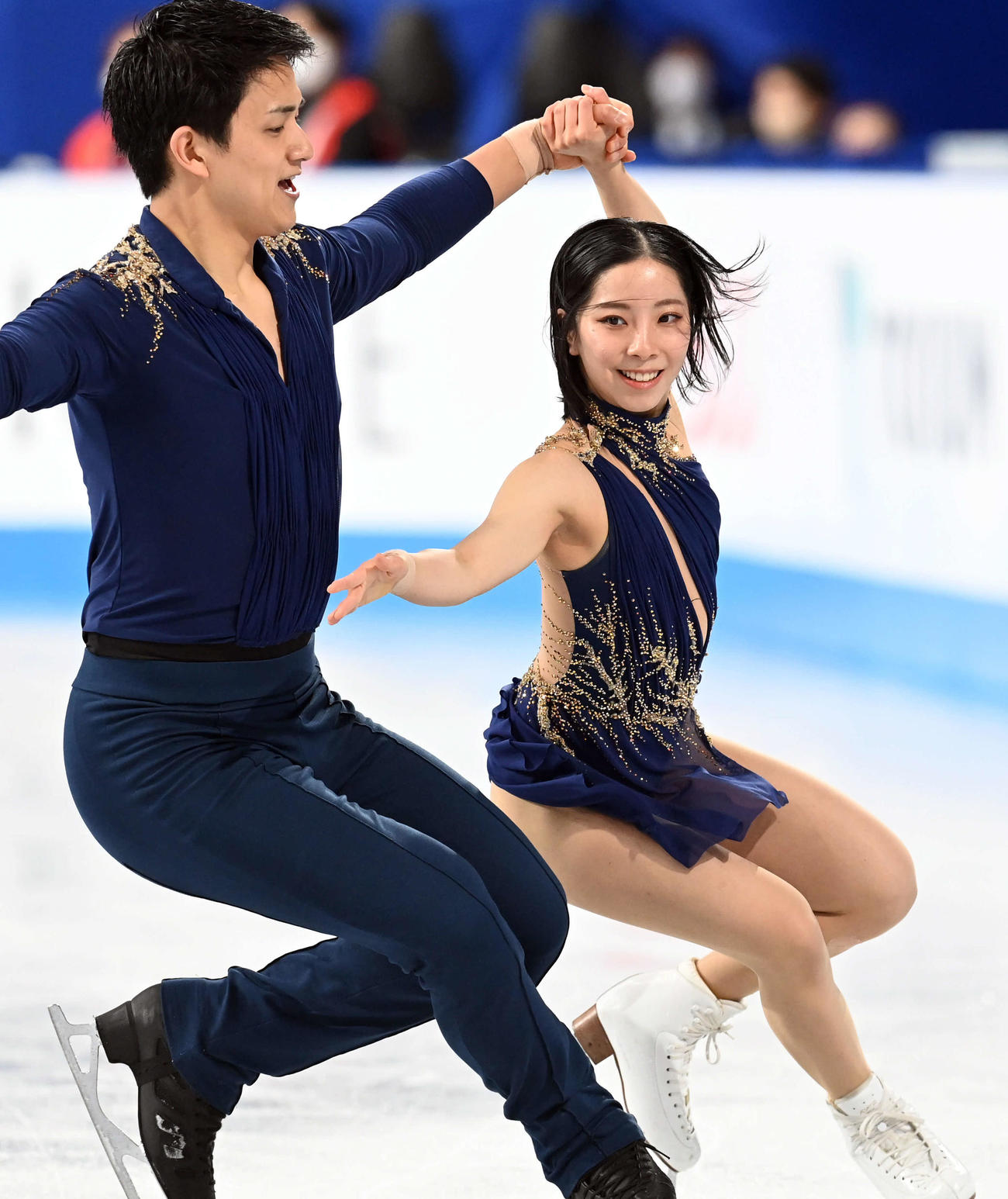 ペアSP　演技中、笑みもこぼれる三浦（右）木原組（撮影・たえ見朱実）