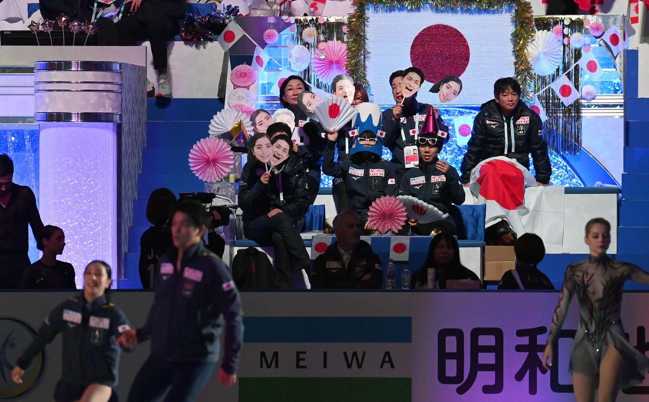 ペアSP　選手入場で盛り上がる日本の応援席（撮影・たえ見朱実）