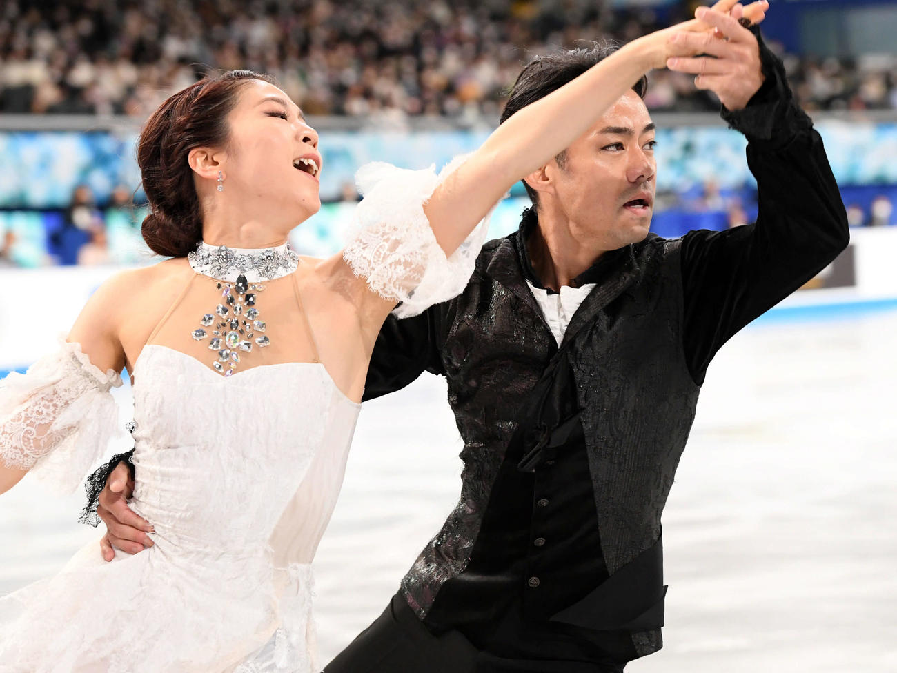 アイスダンスFD　華麗な演技を見せる村元・高橋組（撮影・たえ見朱実）
