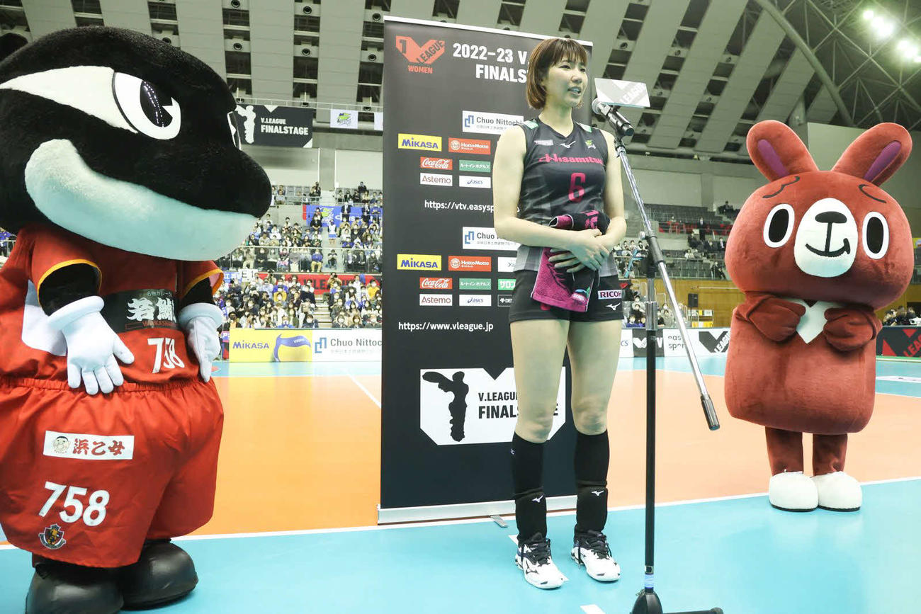 試合後にインタビューに応じる久光の石井（C）Vリーグ