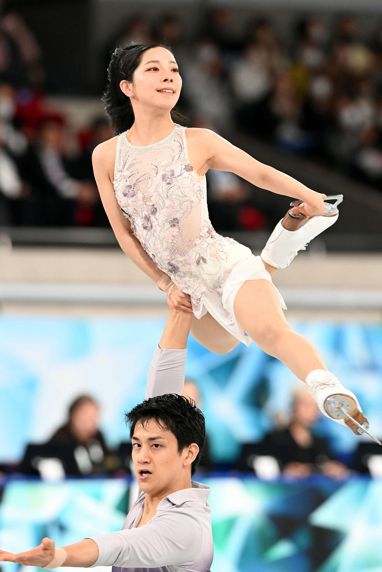 ペアフリーで華麗な演技で会場を沸かす三浦（上）木原組（撮影・たえ見朱実）