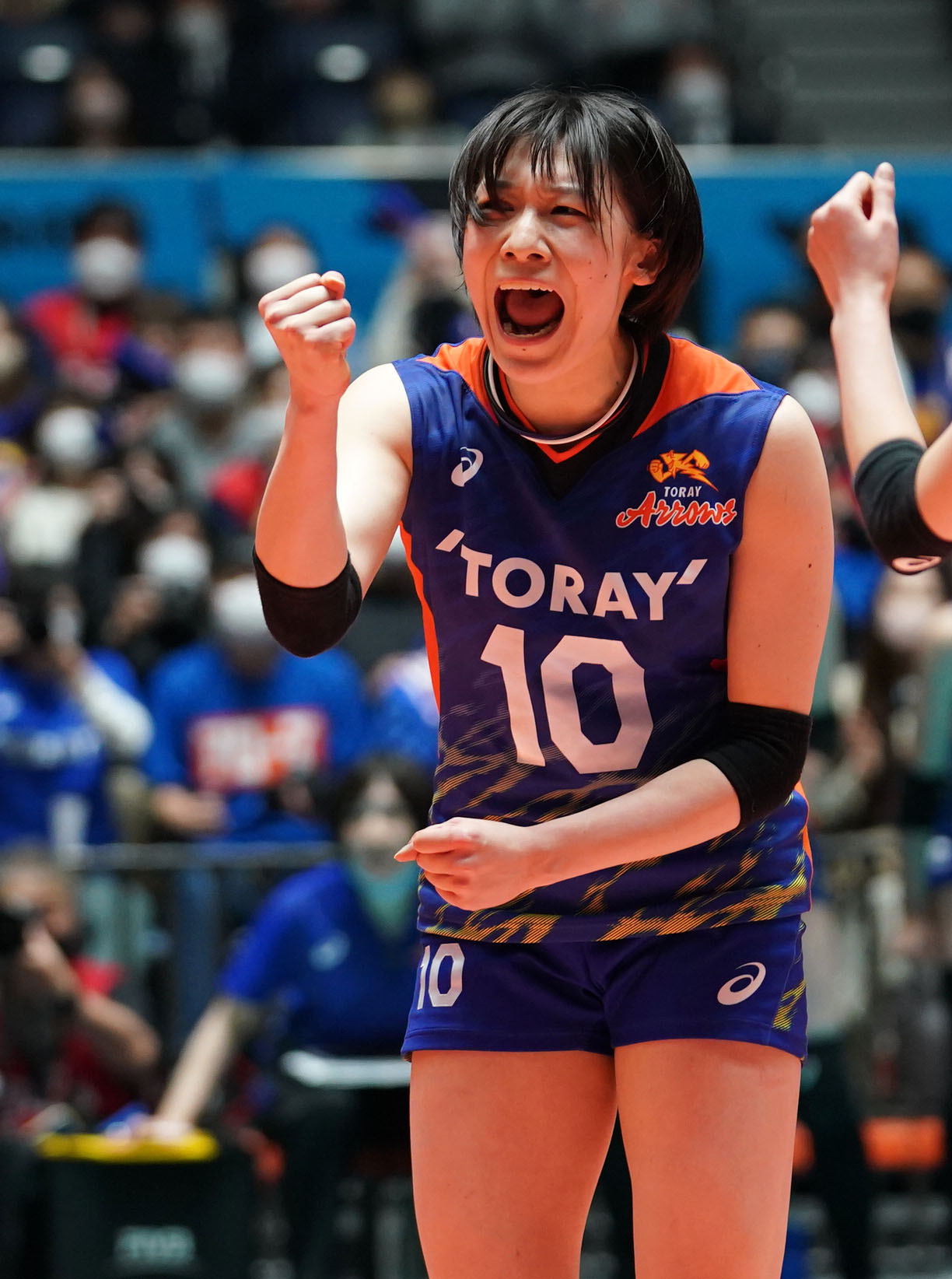 東レ対NEC　得点を奪い歓喜する東レの石川（撮影・横山健太）